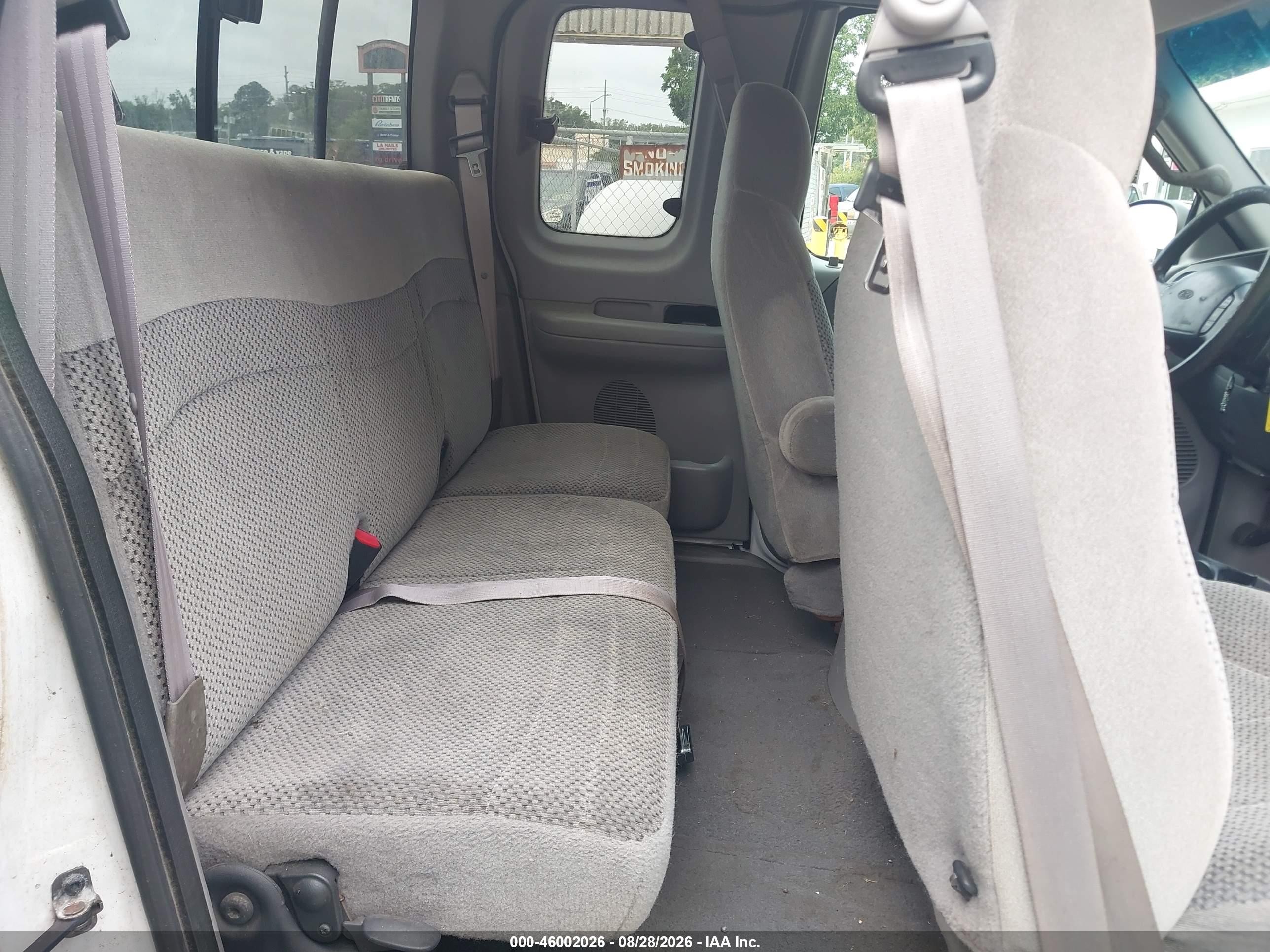 2000 Ford F-150 Work Series/xl/xlt White vin: 1FTZX1720YKB49329