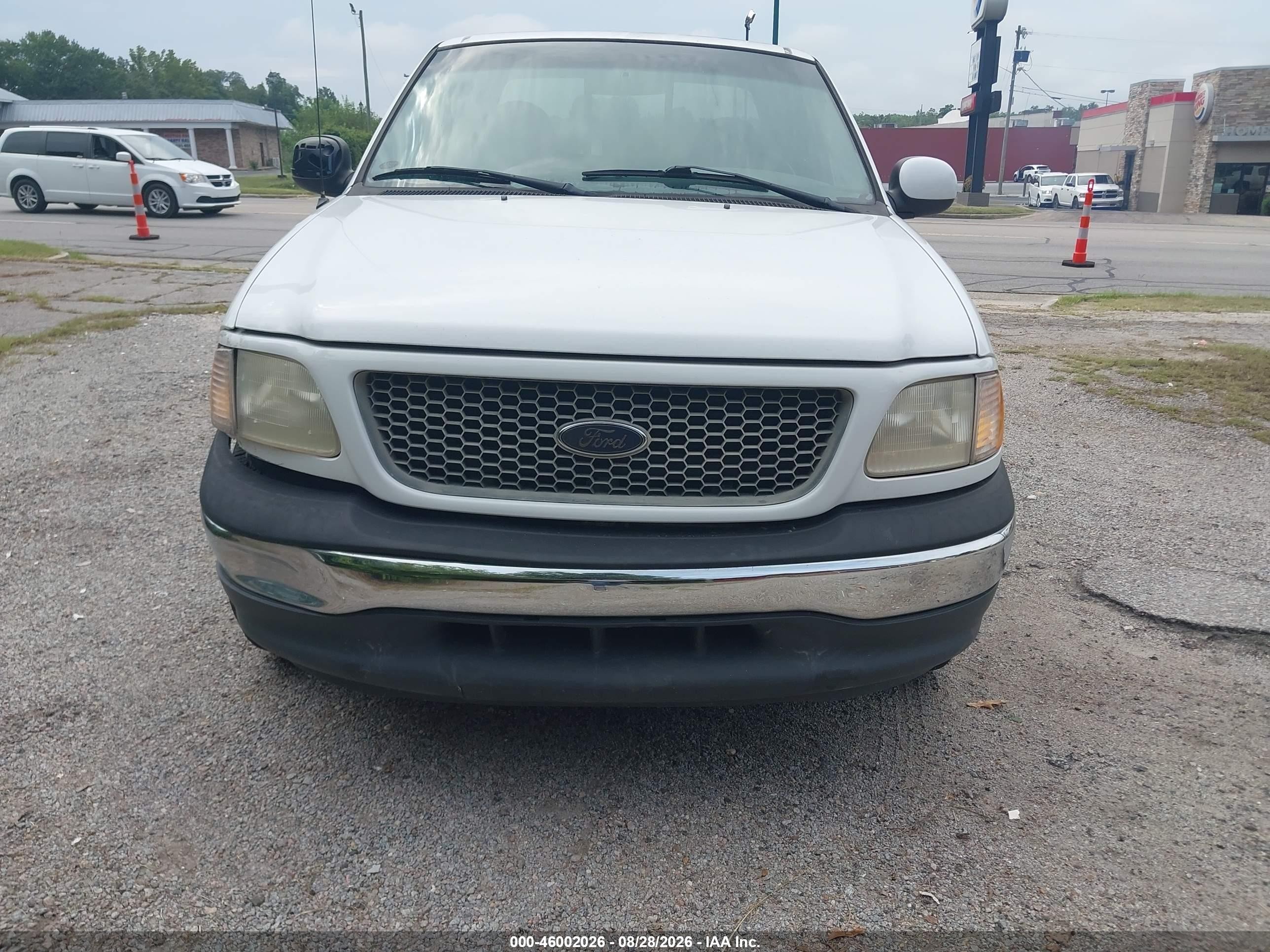 2000 Ford F-150 Work Series/xl/xlt White vin: 1FTZX1720YKB49329