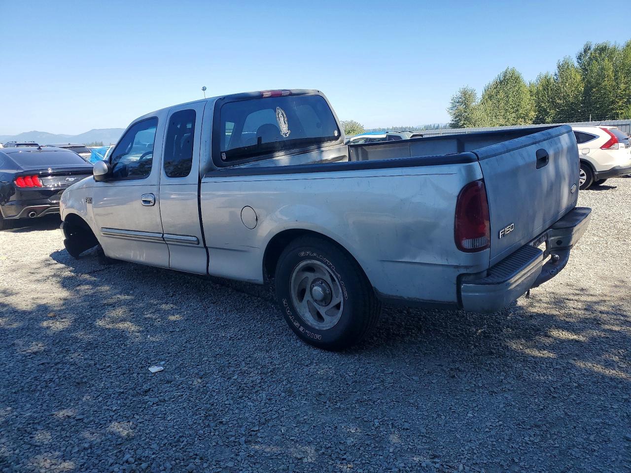 2000 Ford F150 Silver vin: 1FTZX1720YNB55467