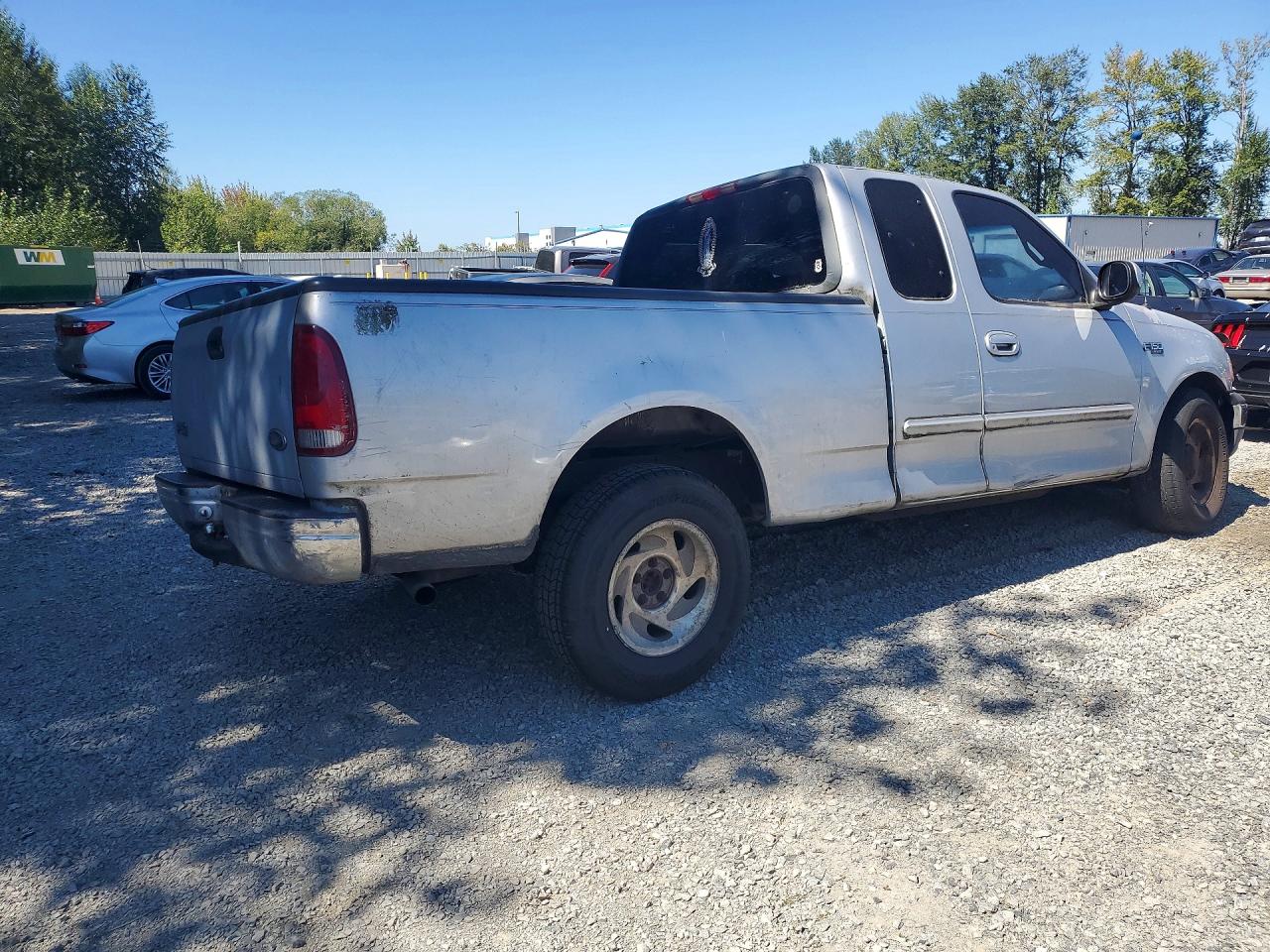 2000 Ford F150 Silver vin: 1FTZX1720YNB55467