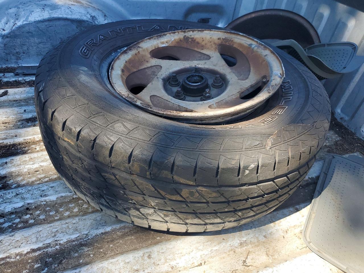 2000 Ford F150 Silver vin: 1FTZX1720YNB55467