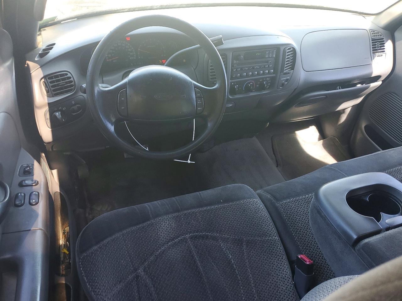 2000 Ford F150 Silver vin: 1FTZX1720YNB55467