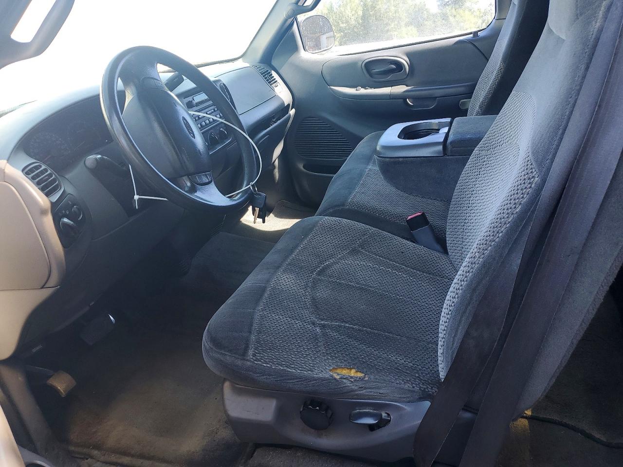 2000 Ford F150 Silver vin: 1FTZX1720YNB55467