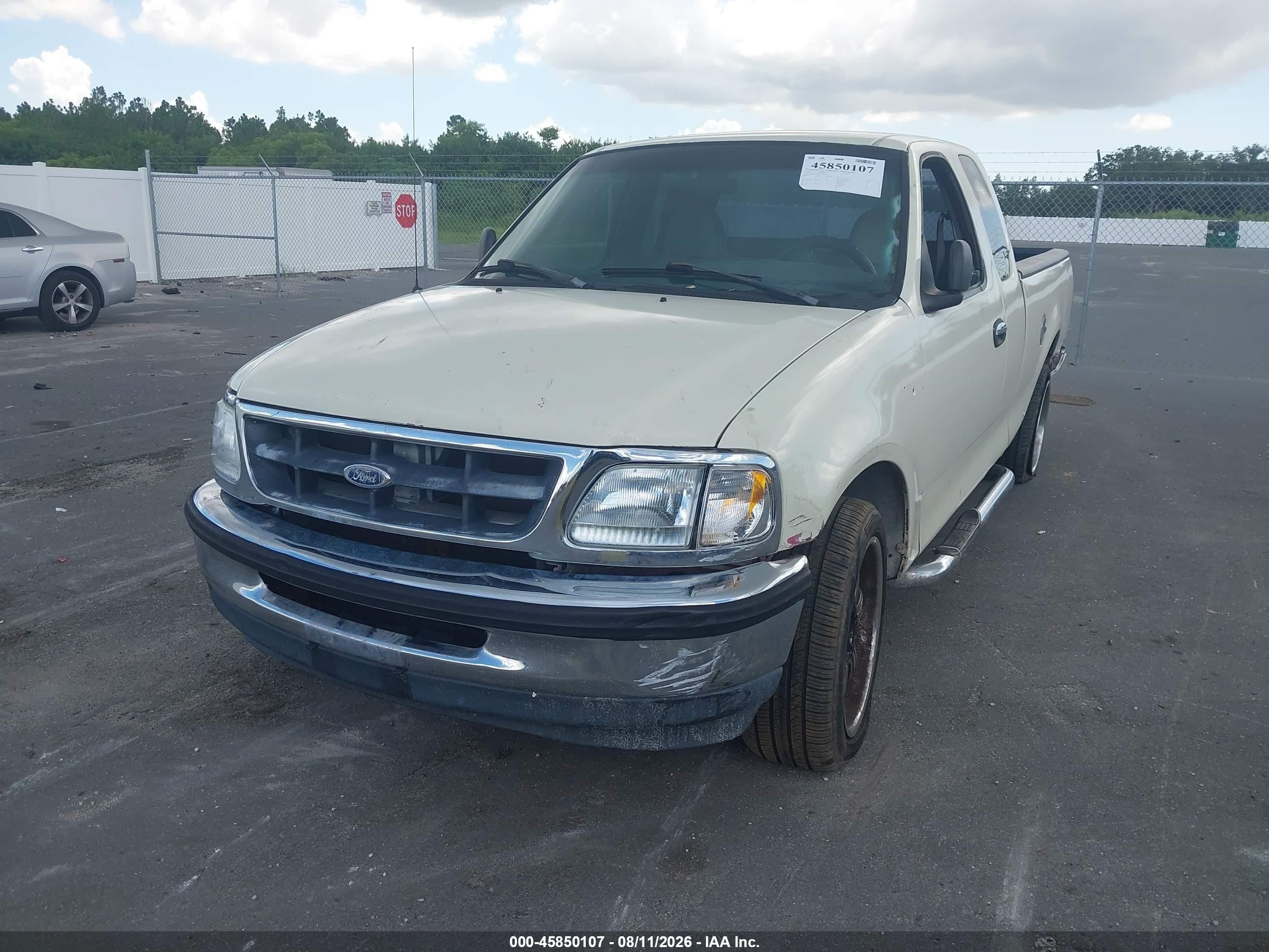 1998 Ford F-150 Standard/xl/xlt Cream vin: 1FTZX1723WNA16124
