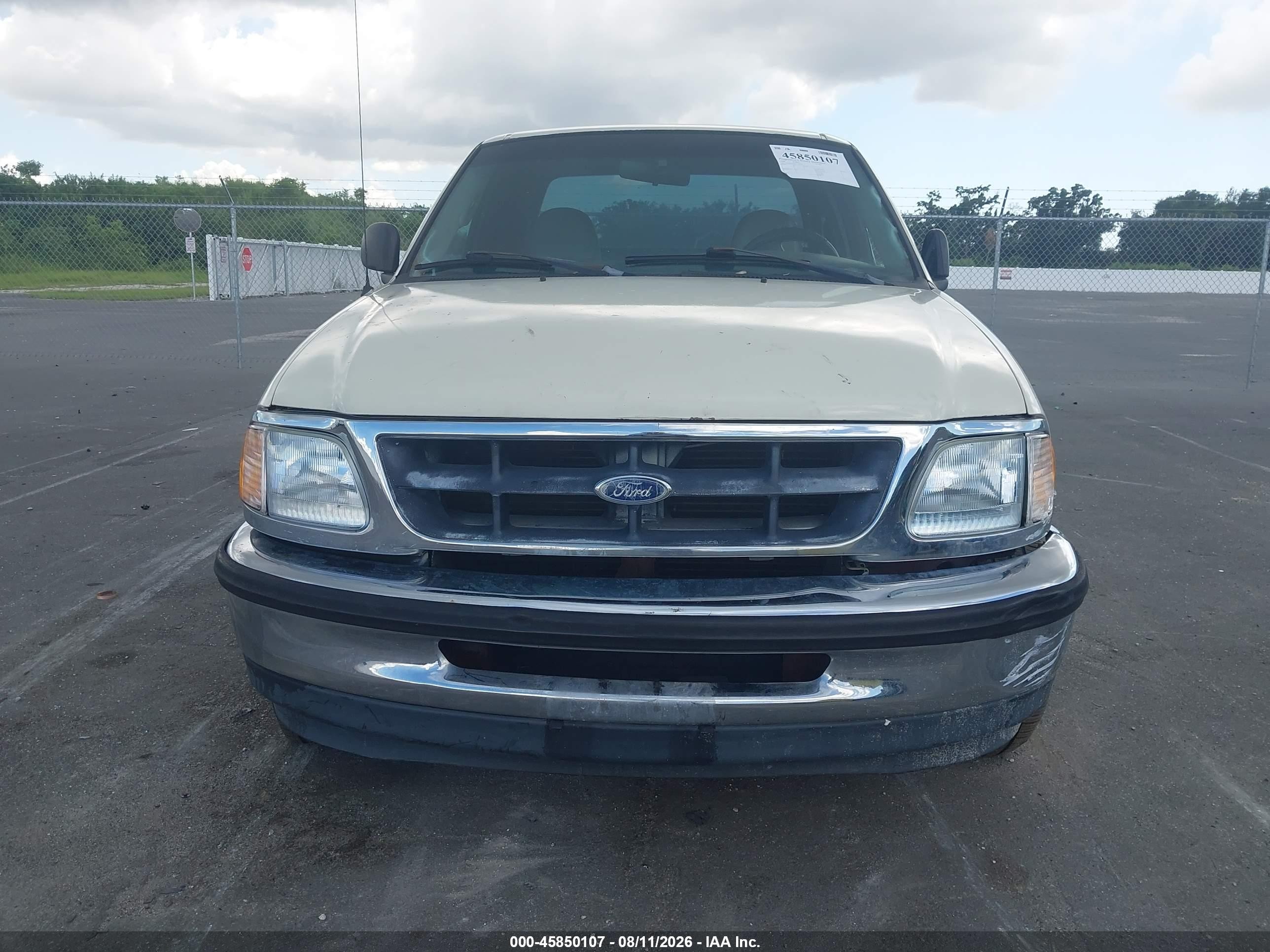 1998 Ford F-150 Standard/xl/xlt Cream vin: 1FTZX1723WNA16124