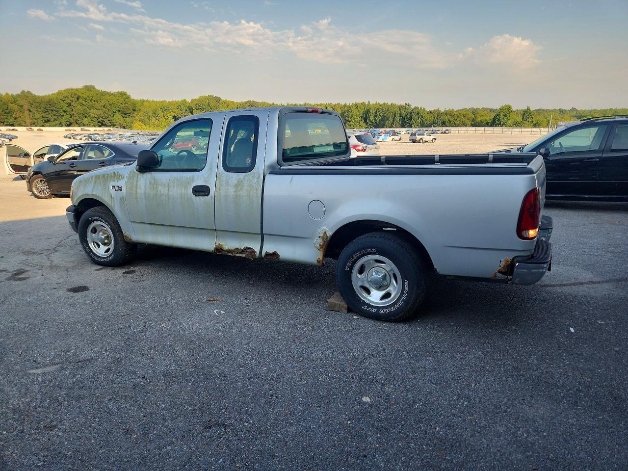 2000 Ford F150 Silver vin: 1FTZX1723YKA82631