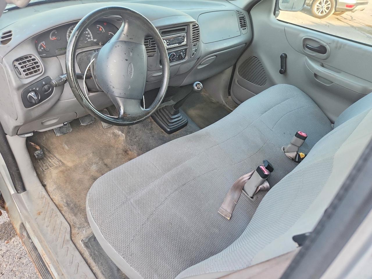 2000 Ford F150 Silver vin: 1FTZX1723YKA82631