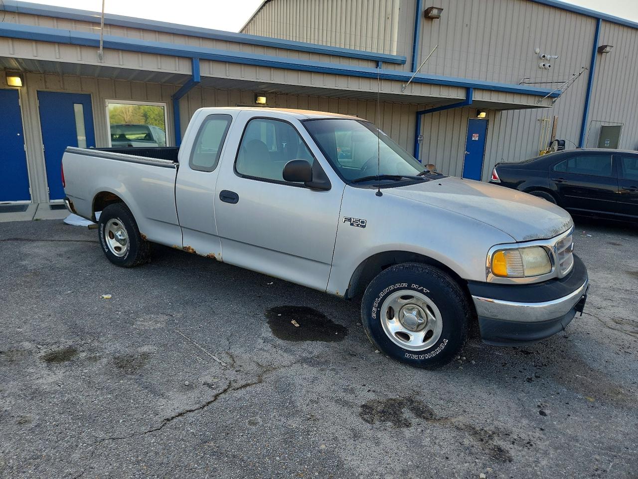 2000 Ford F150 Silver vin: 1FTZX1723YKA82631