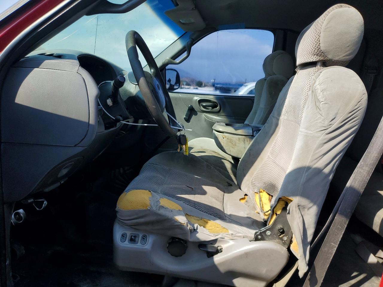 2001 Ford F150 Red vin: 1FTZX17261NB52529