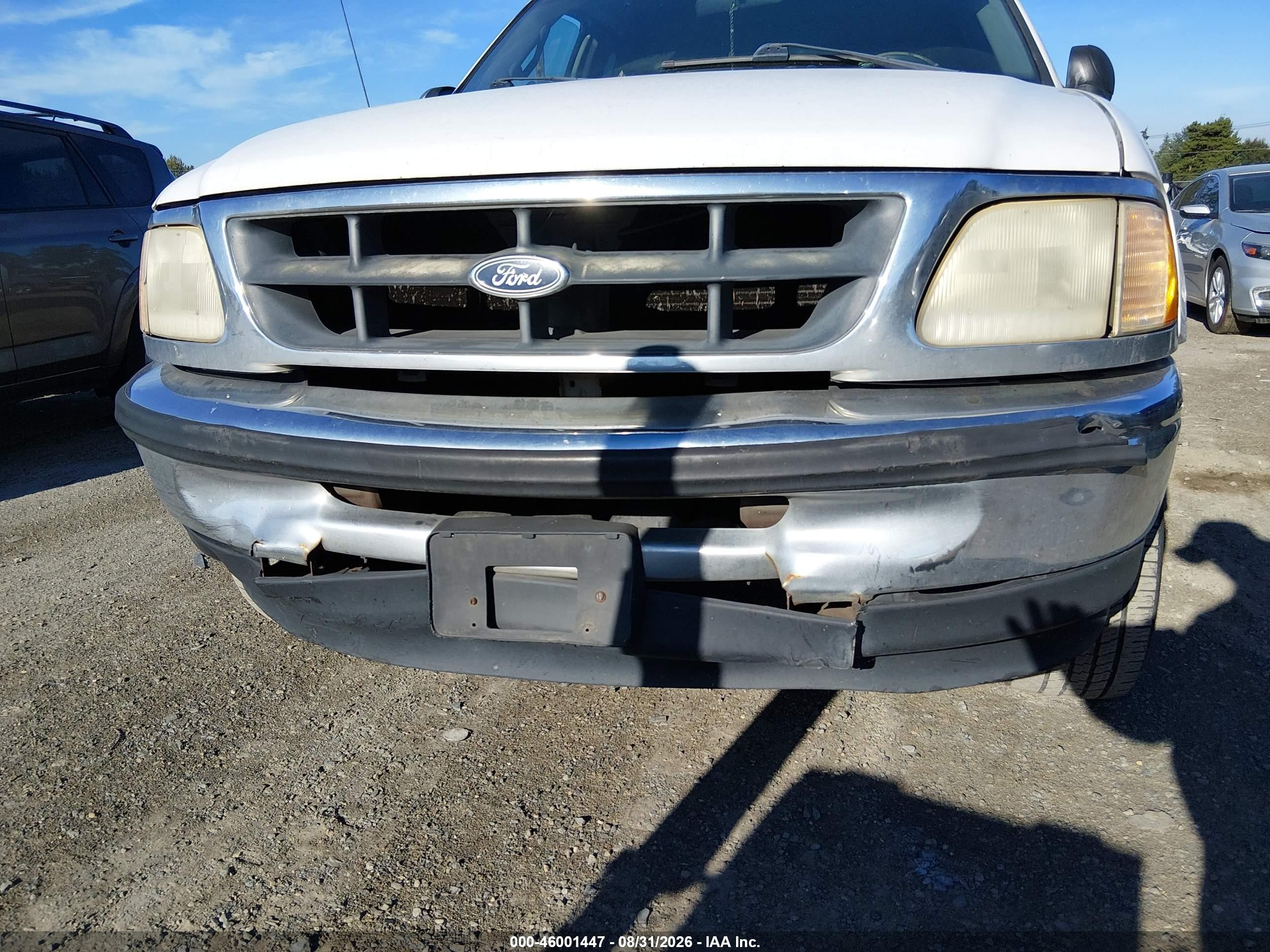 1998 Ford F-150 Standard/xl/xlt White vin: 1FTZX1727WKA32537