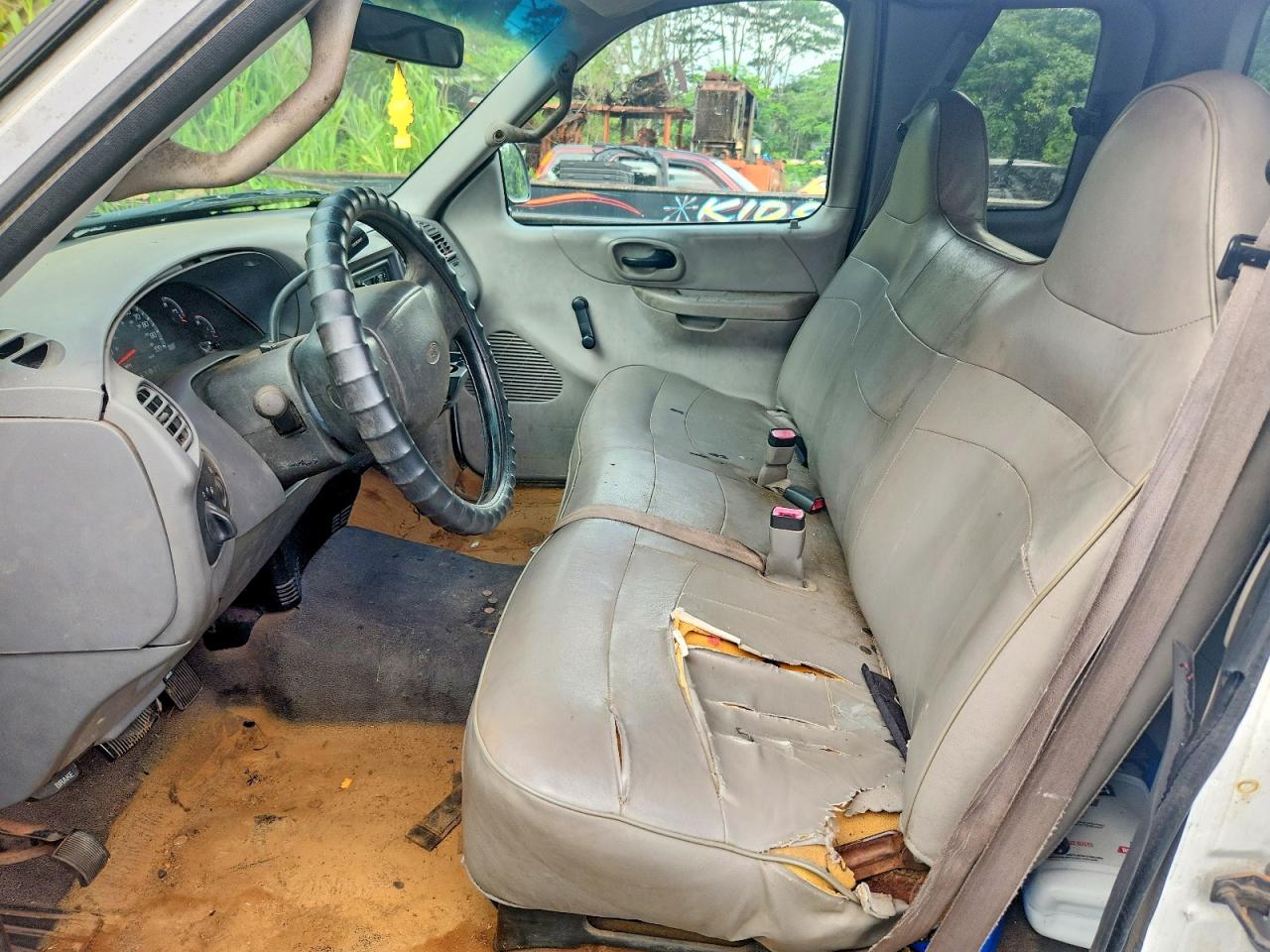 2000 Ford F150 White vin: 1FTZX1727YKB02038
