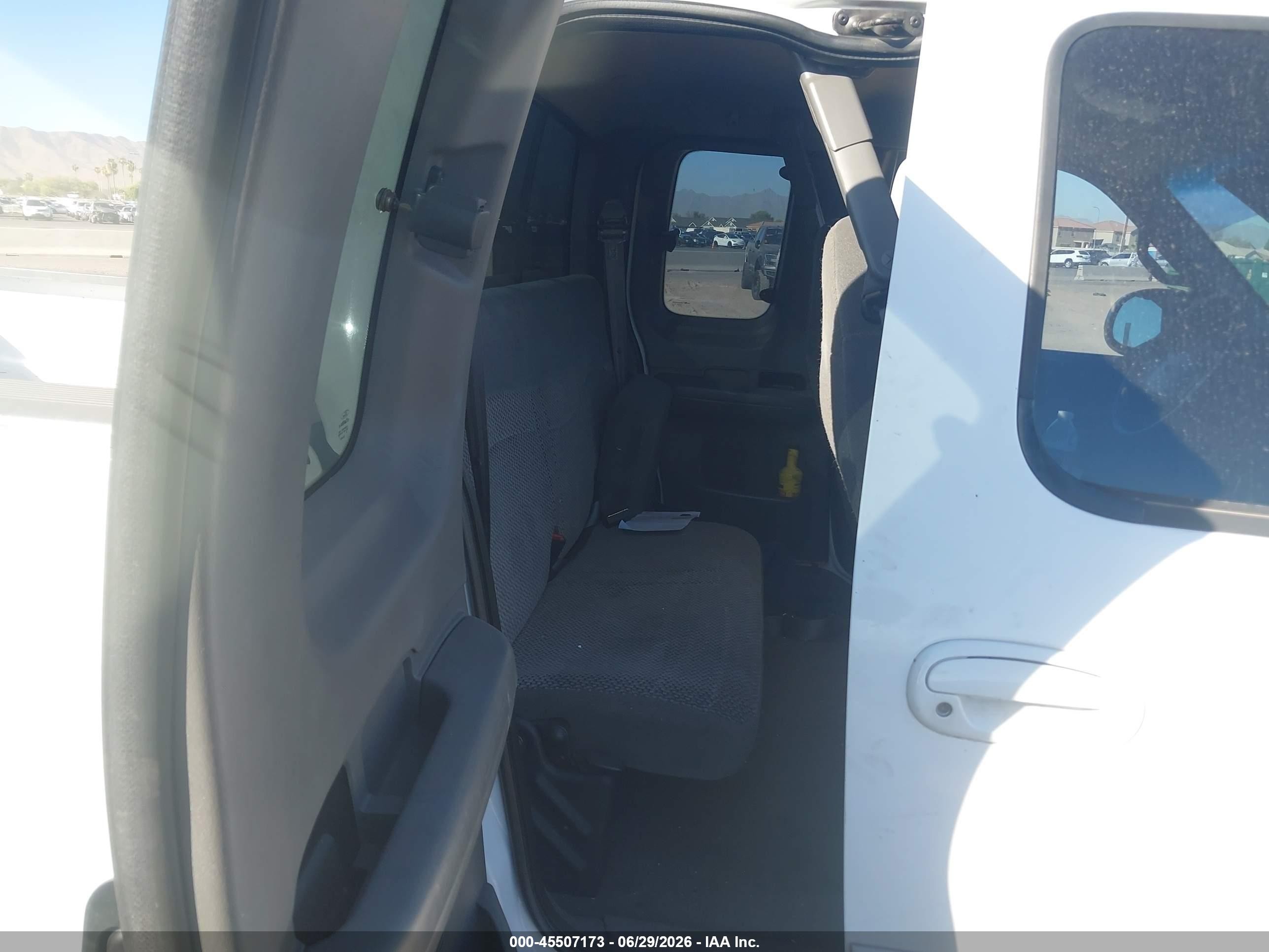 2000 Ford F-150 Work Series/xl/xlt Белый vin: 1FTZX1728YKB48798