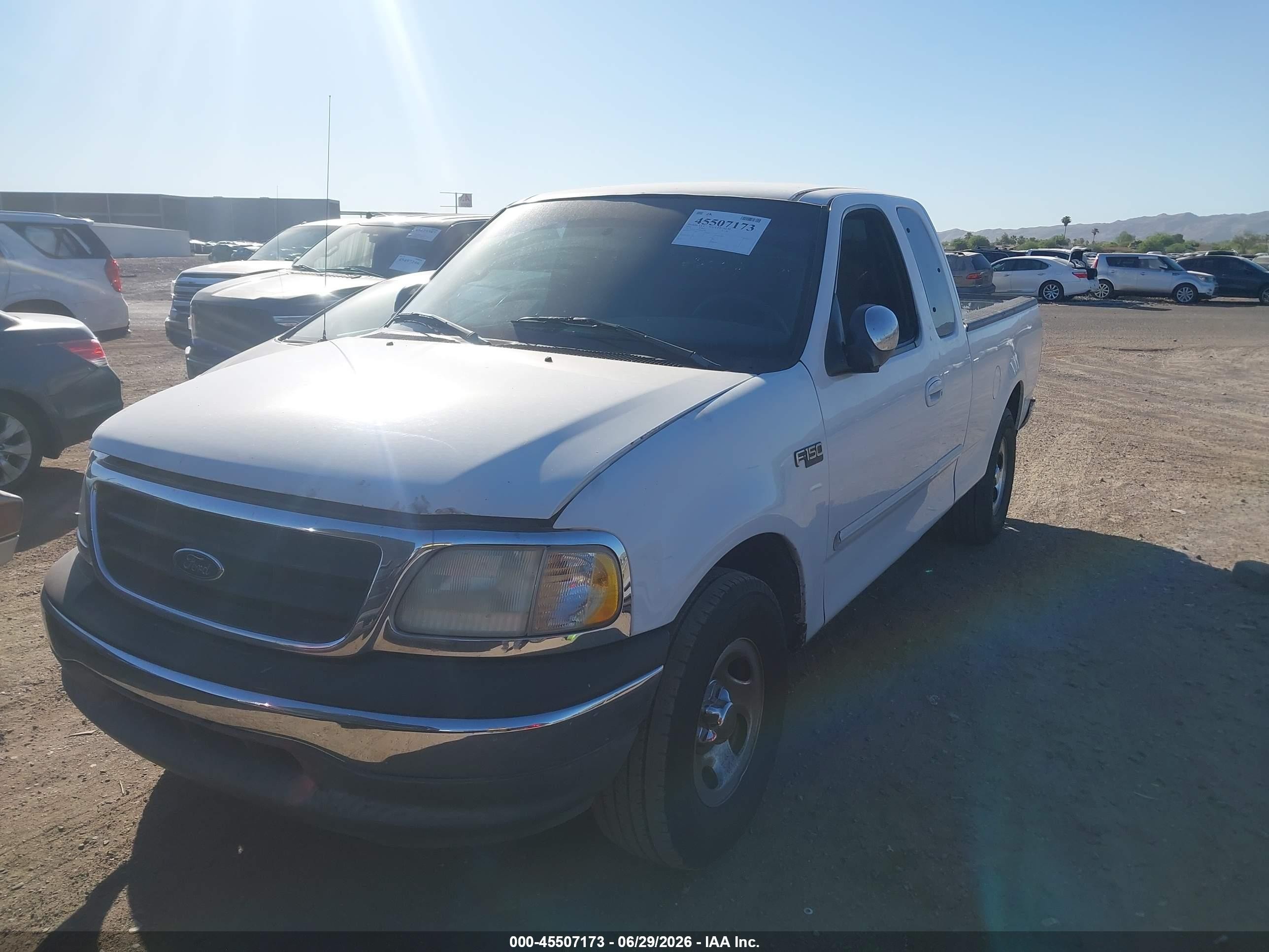 2000 Ford F-150 Work Series/xl/xlt Белый vin: 1FTZX1728YKB48798