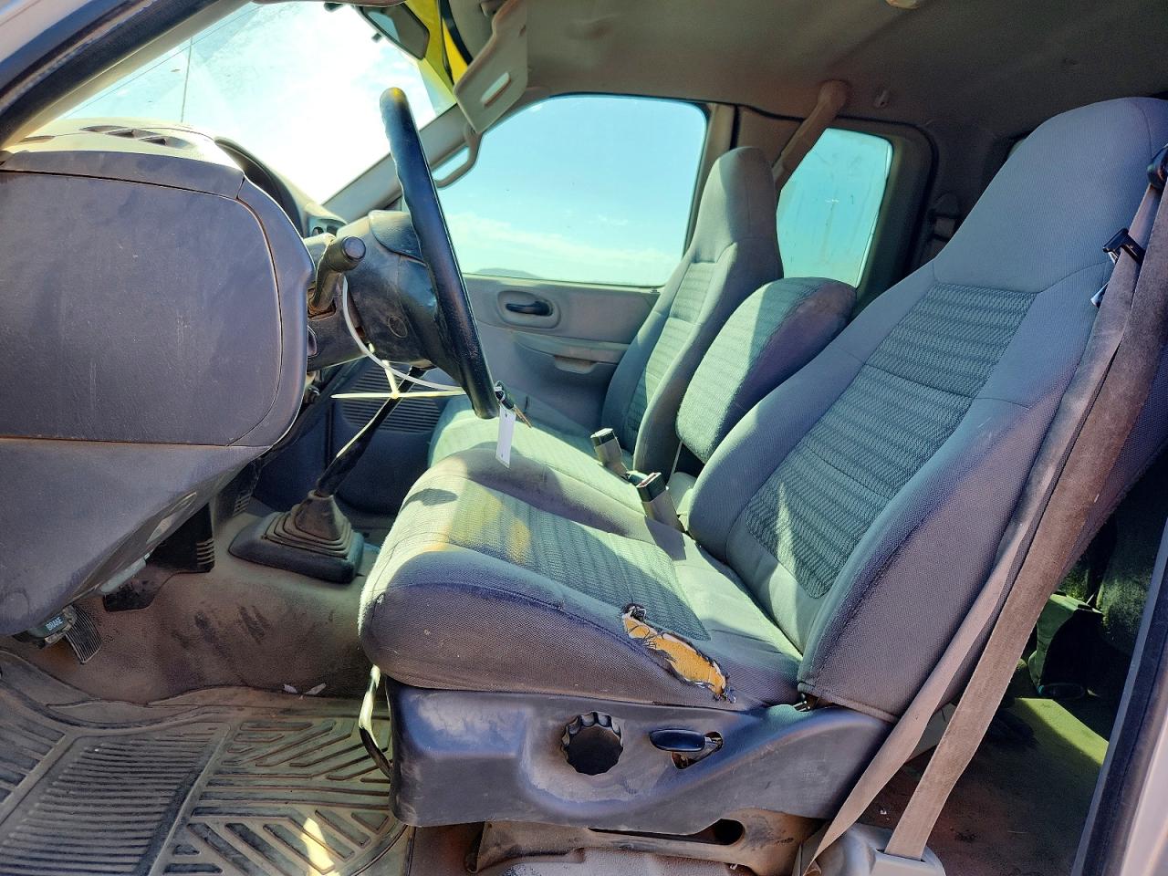 2000 Ford F150 Silver vin: 1FTZX1728YNA66472