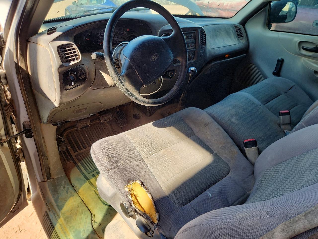 2000 Ford F150 Silver vin: 1FTZX1728YNA66472