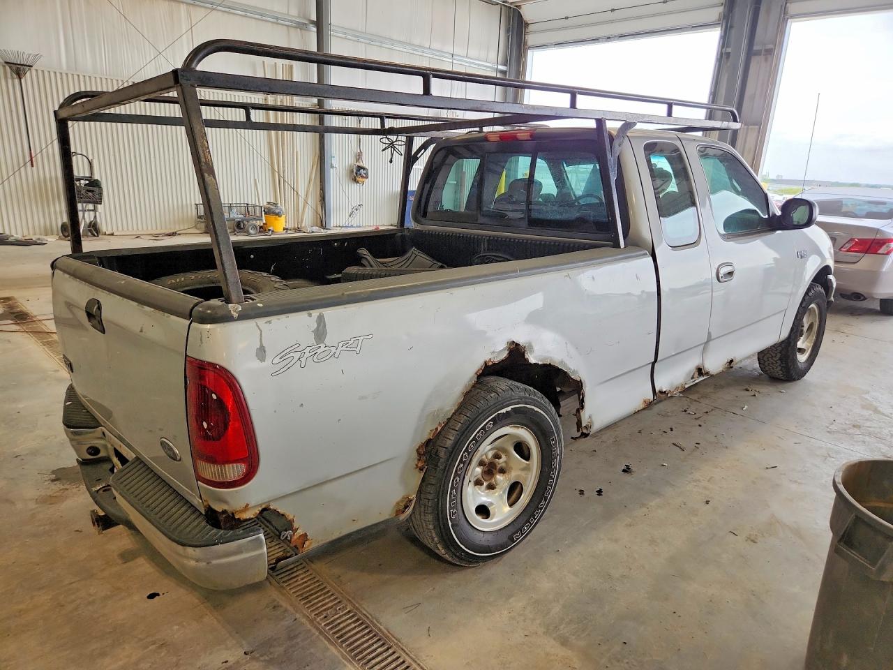 2001 Ford F150 Серый vin: 1FTZX17291NB91082