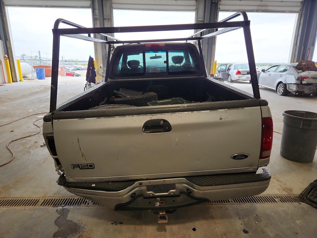 2001 Ford F150 Серый vin: 1FTZX17291NB91082