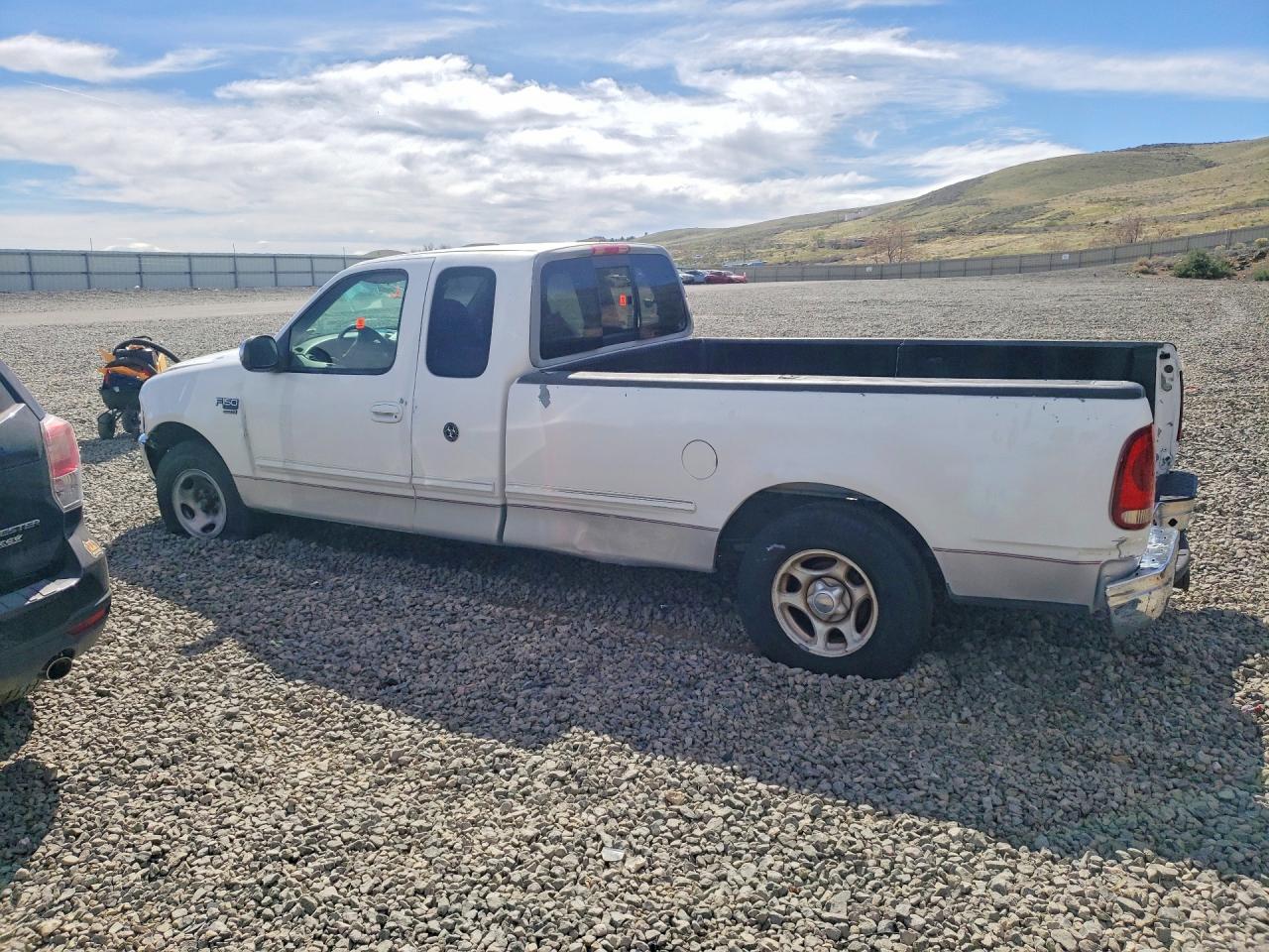 1998 Ford F150 White vin: 1FTZX1762WKB88794
