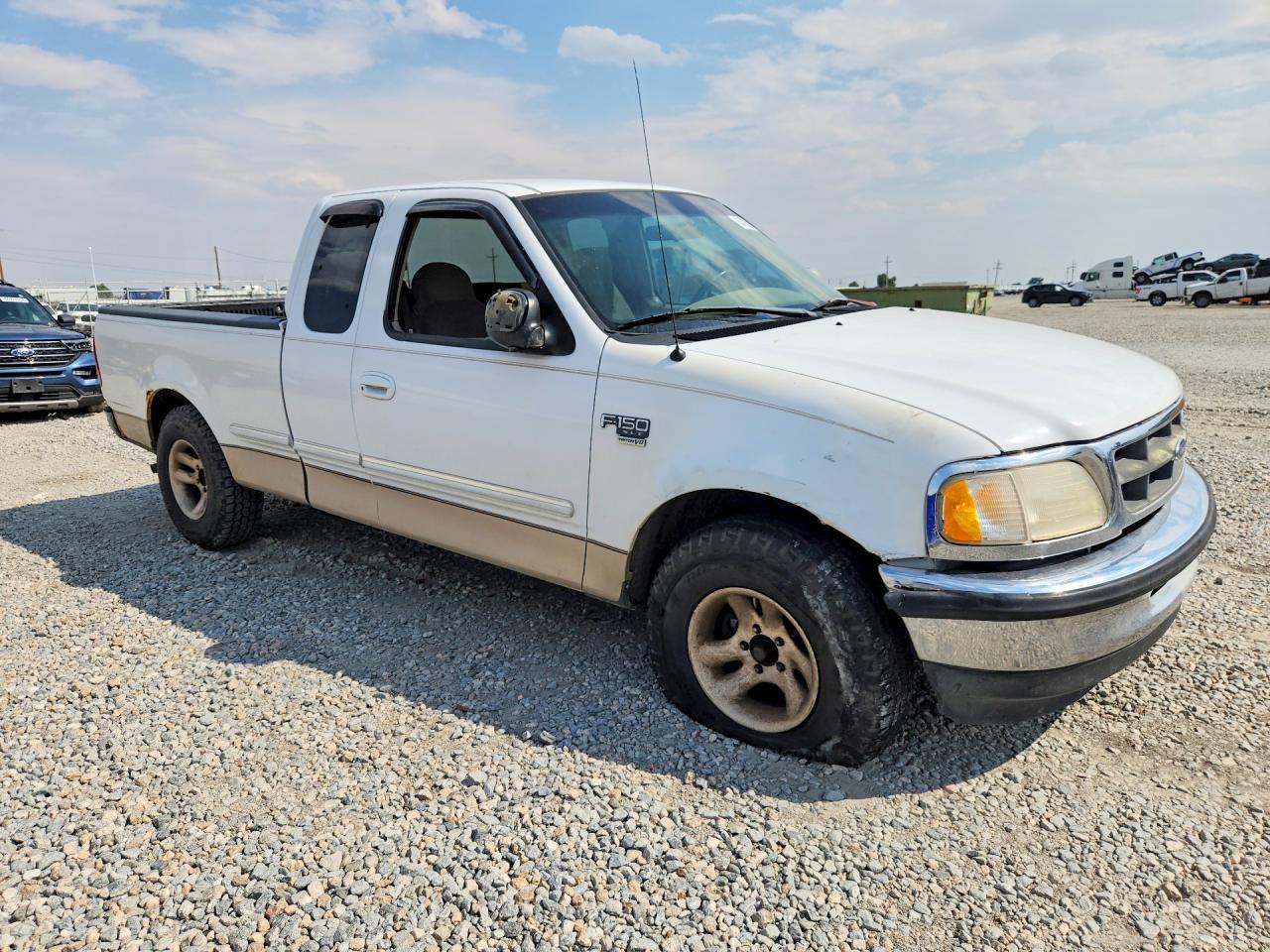 1998 Ford F150 White vin: 1FTZX1763WKA15222
