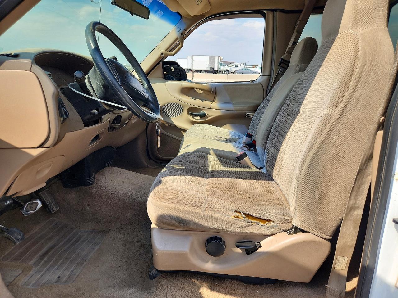 1998 Ford F150 White vin: 1FTZX1763WKA15222