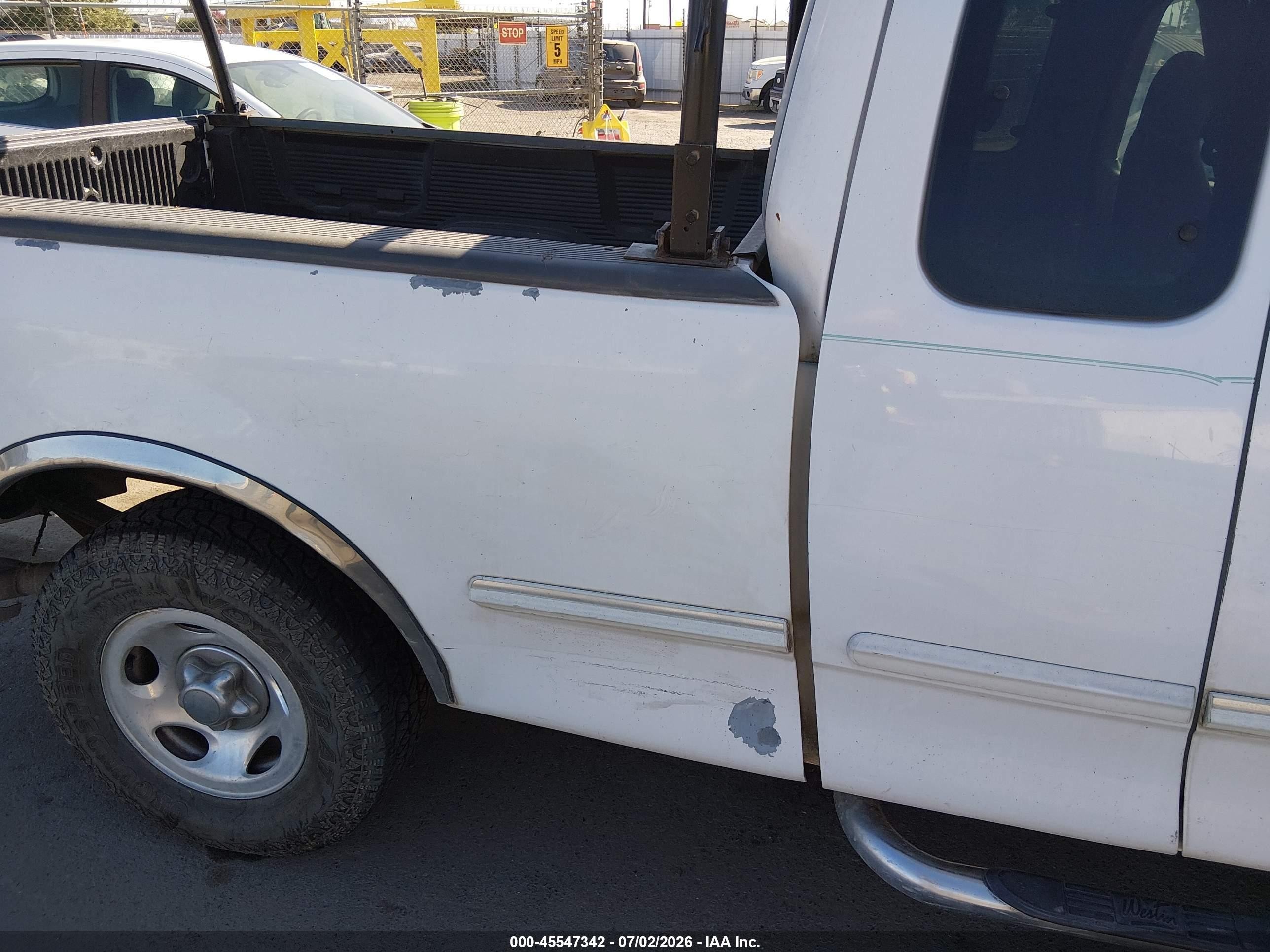 1998 Ford F-150 Lariat/standard/xl/xlt White vin: 1FTZX1763WKA32019