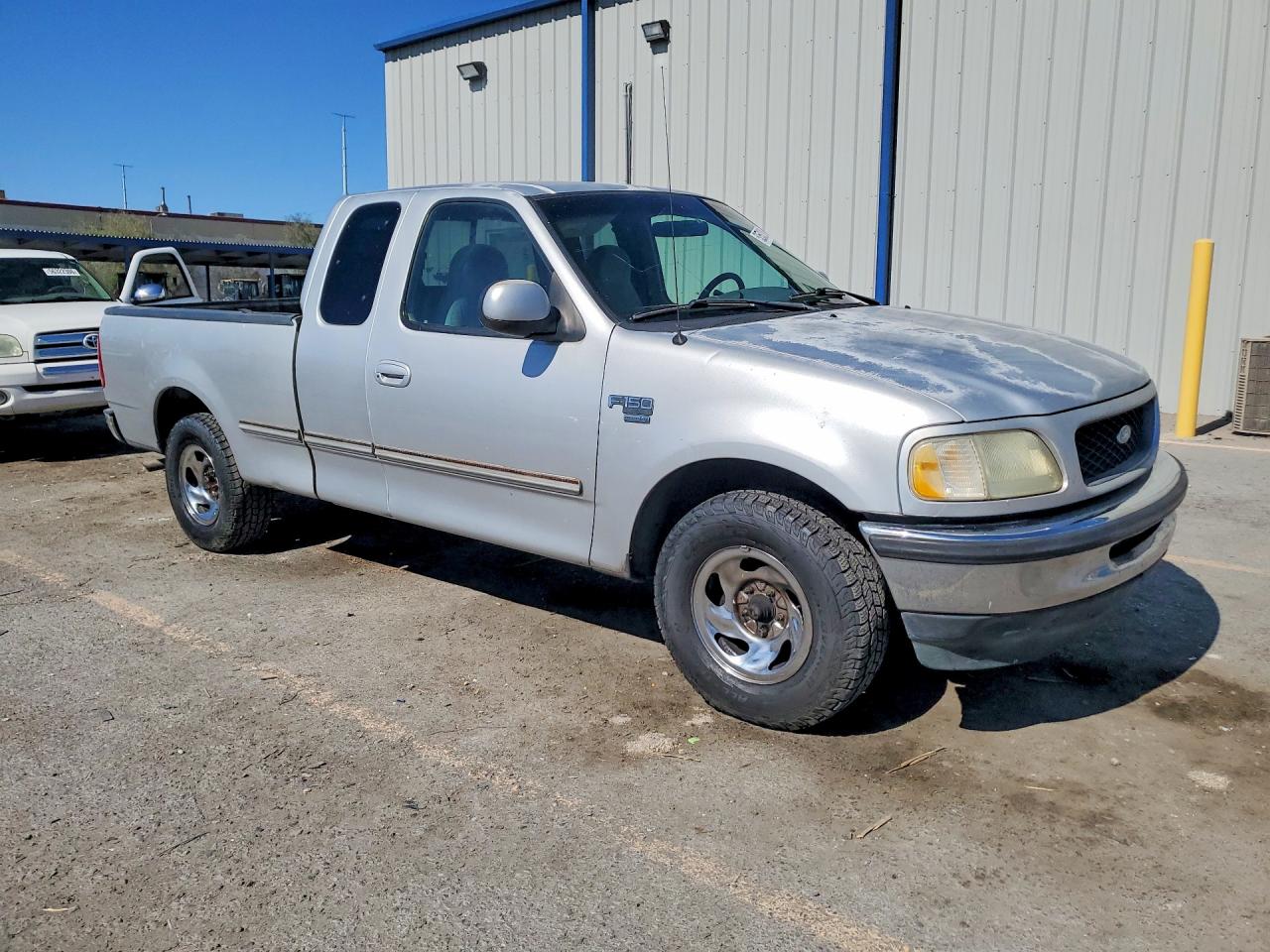 1998 Ford F150 Silver vin: 1FTZX1766WKC06343