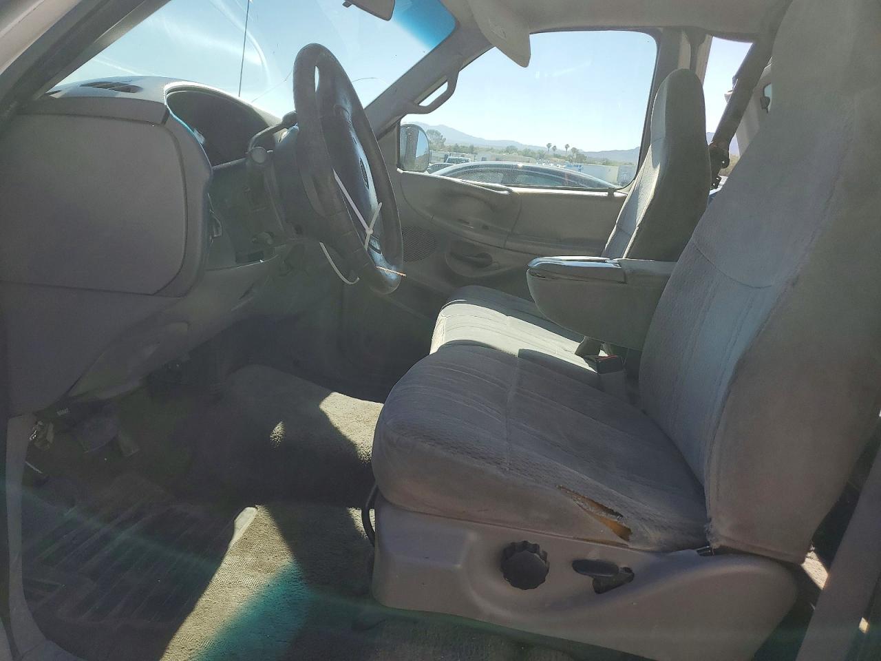 1998 Ford F150 Silver vin: 1FTZX1766WKC06343