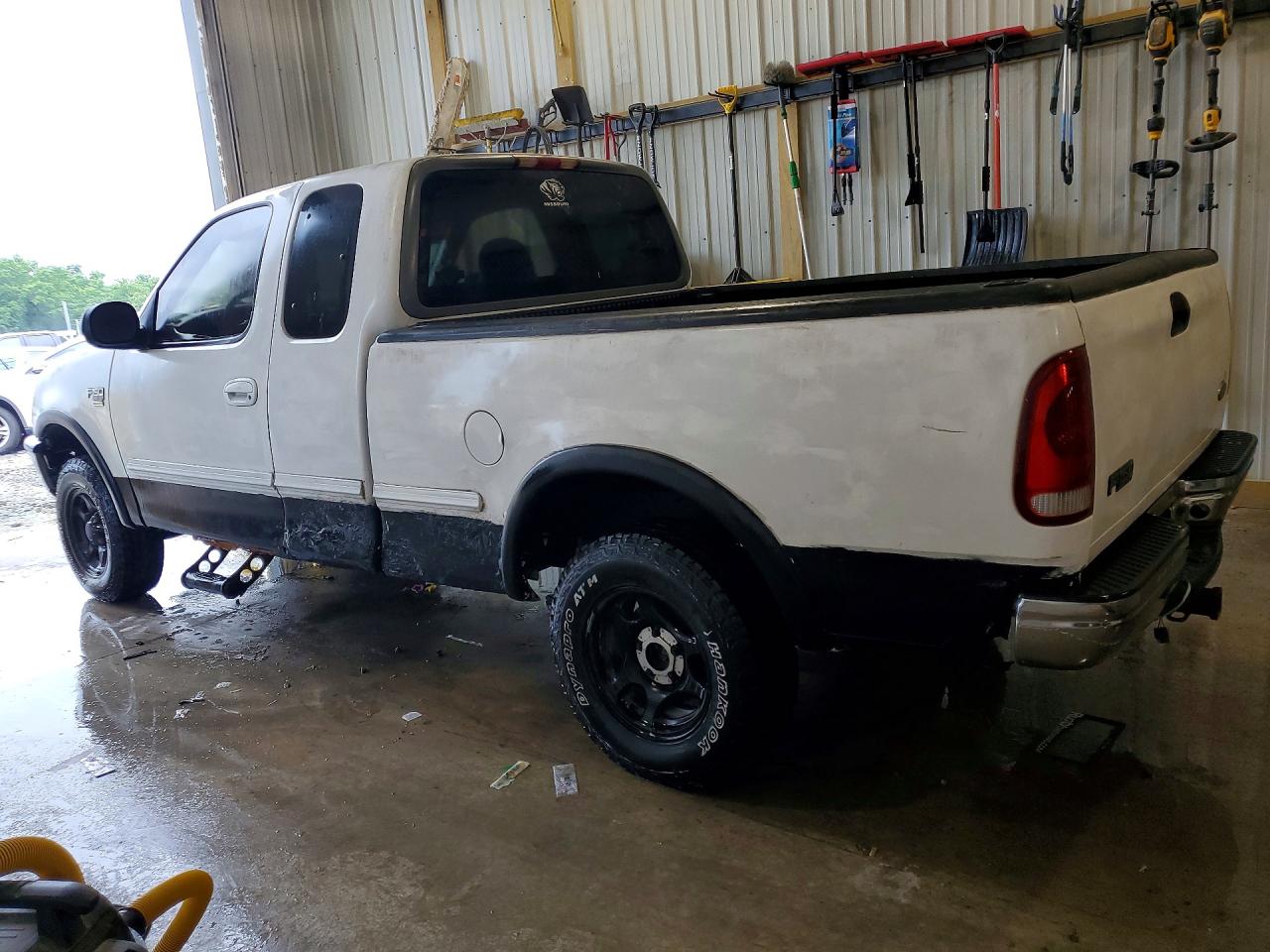 1998 Ford F150 White vin: 1FTZX18W3WKB45547