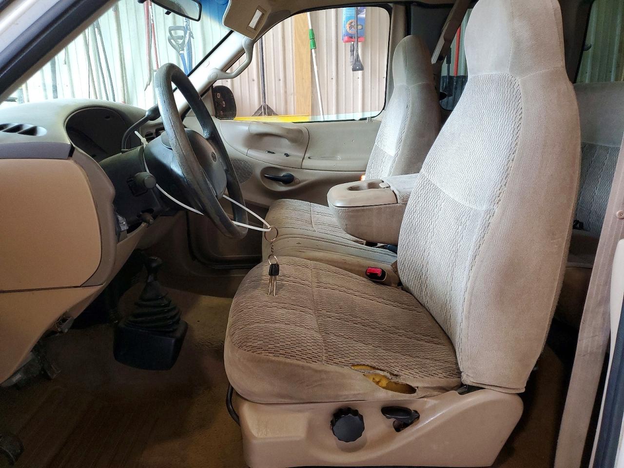 1998 Ford F150 White vin: 1FTZX18W3WKB45547