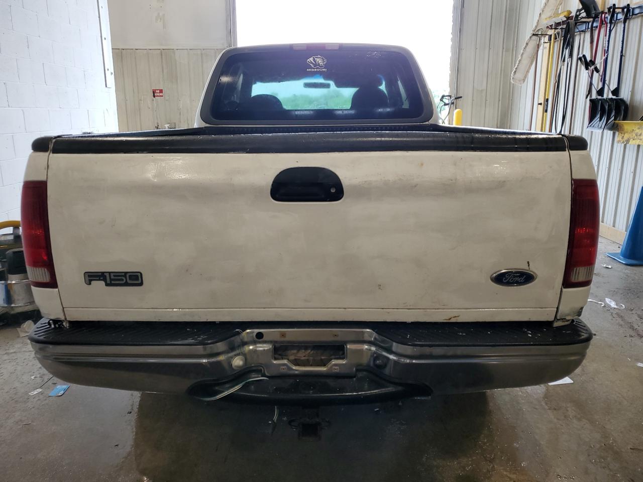 1998 Ford F150 White vin: 1FTZX18W3WKB45547 Damage: Tailgate, Dent(S) W/ Paint Dmg, 11 To 12 Inches