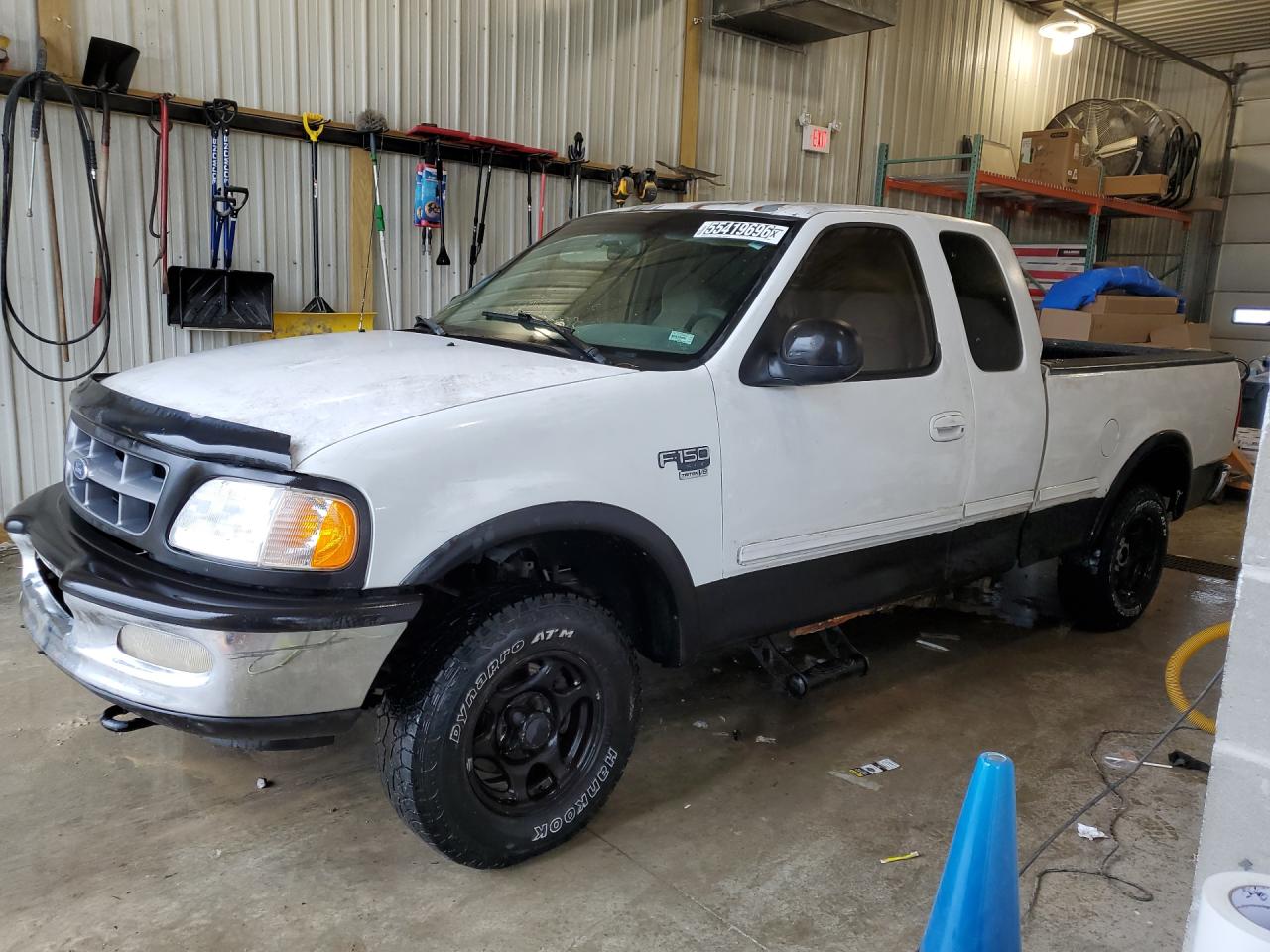 1998 Ford F150 White vin: 1FTZX18W3WKB45547 Damage: Left Running Board, Aftermarket, Acceptable