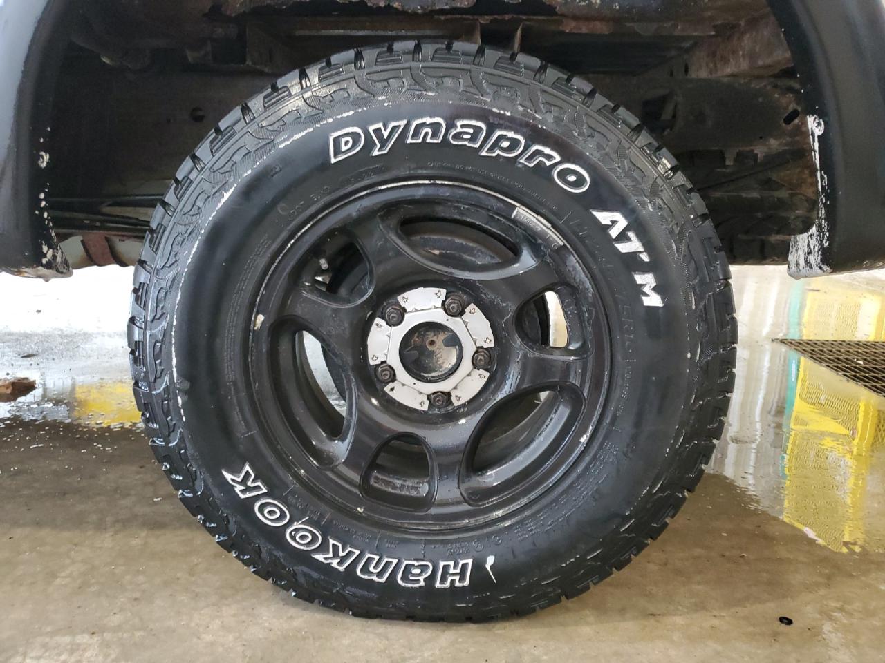 1998 Ford F150 White vin: 1FTZX18W3WKB45547 Damage: Left Rear Wheel, Curb Rash, > 12 Inches