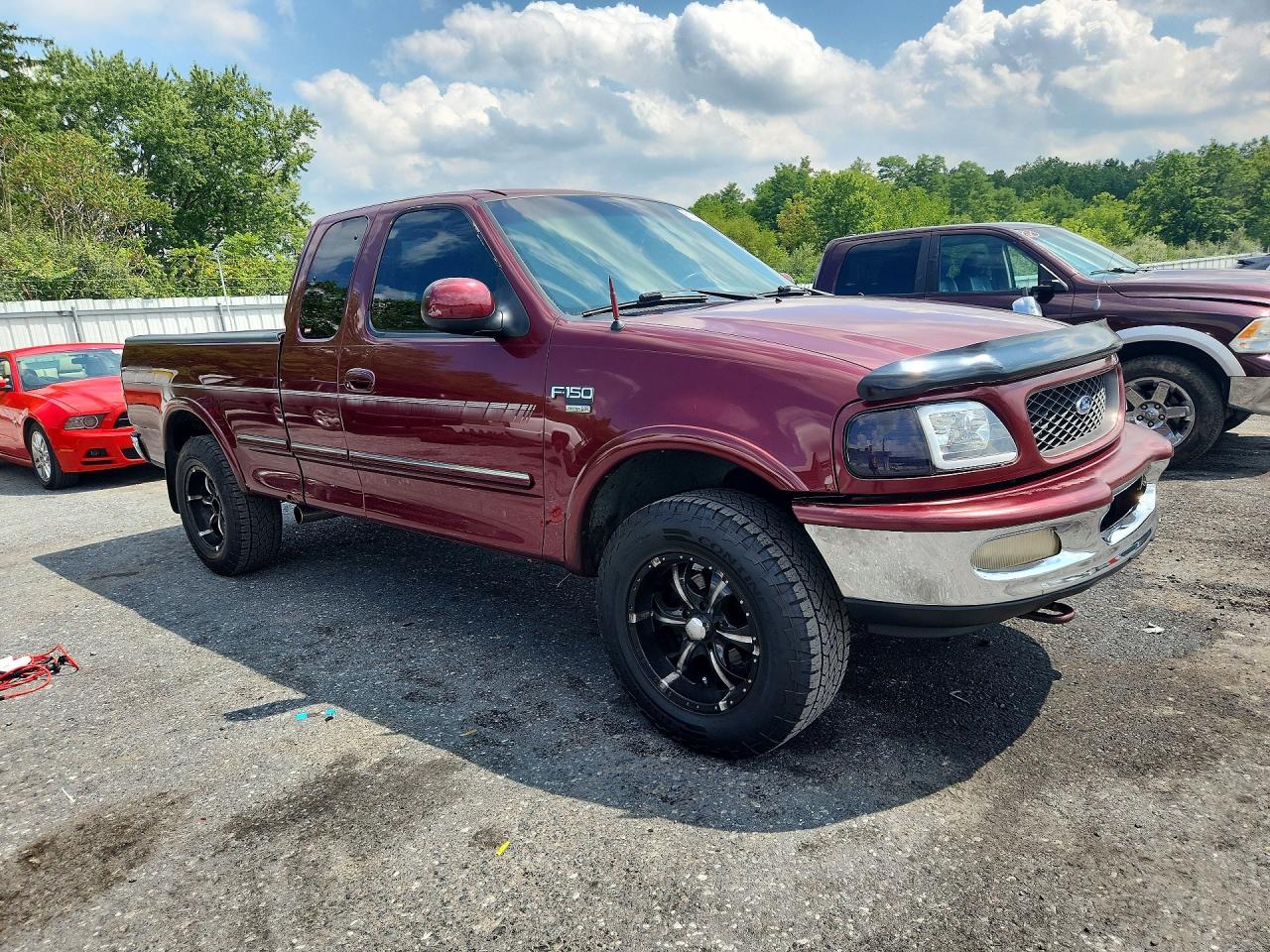 1998 Ford F150 Burgundy vin: 1FTZX18W5WNB50845
