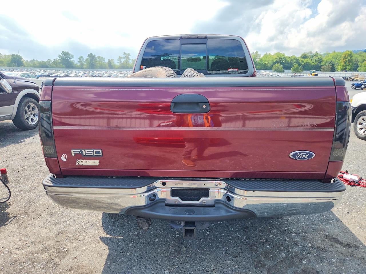 1998 Ford F150 Burgundy vin: 1FTZX18W5WNB50845
