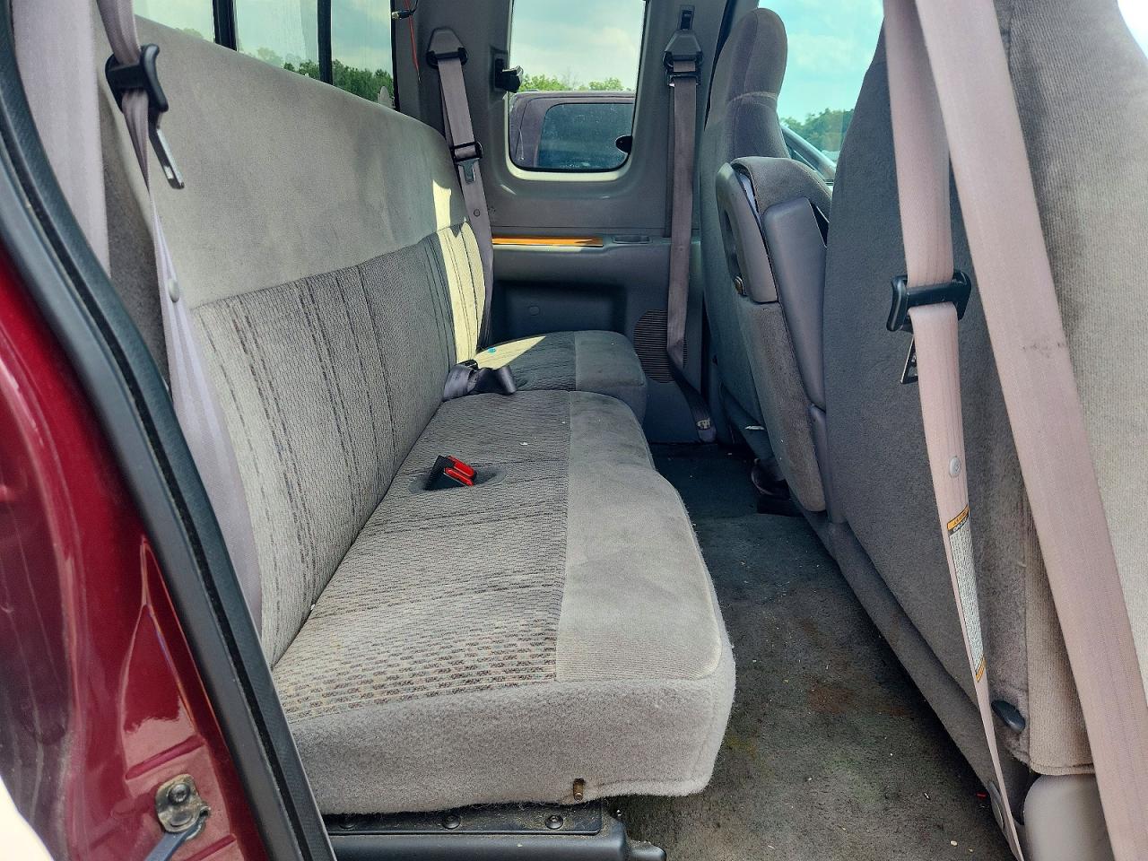 1998 Ford F150 Burgundy vin: 1FTZX18W5WNB50845