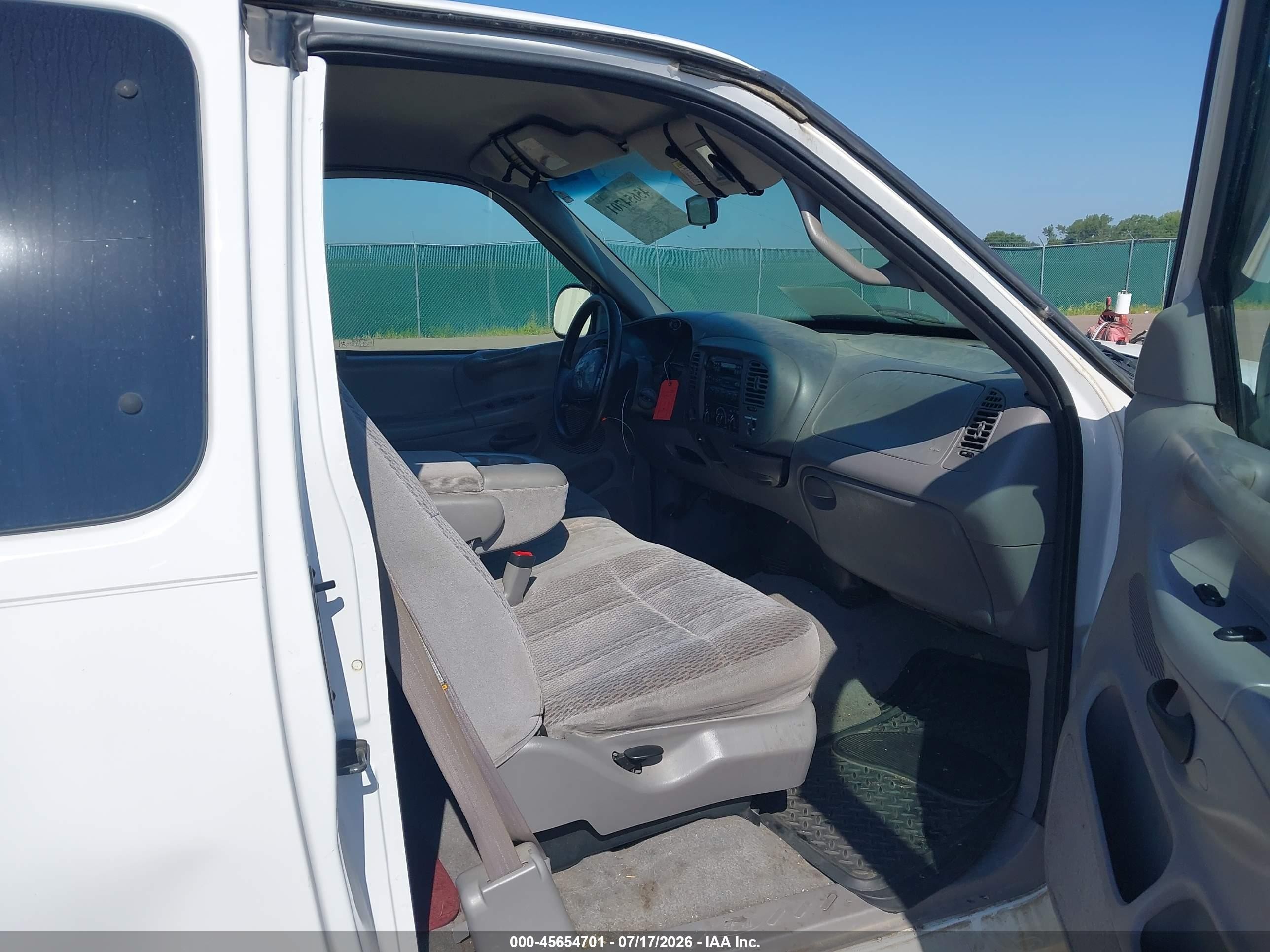 1998 Ford F-150 Lariat/standard/xl/xlt White vin: 1FTZX18WXWKA31884