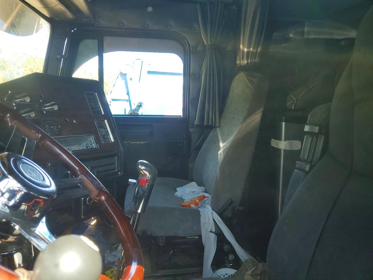 2006 Freightliner Conventional Fld132 Xl Classic Blue vin: 1FUJAPAV16DU26097