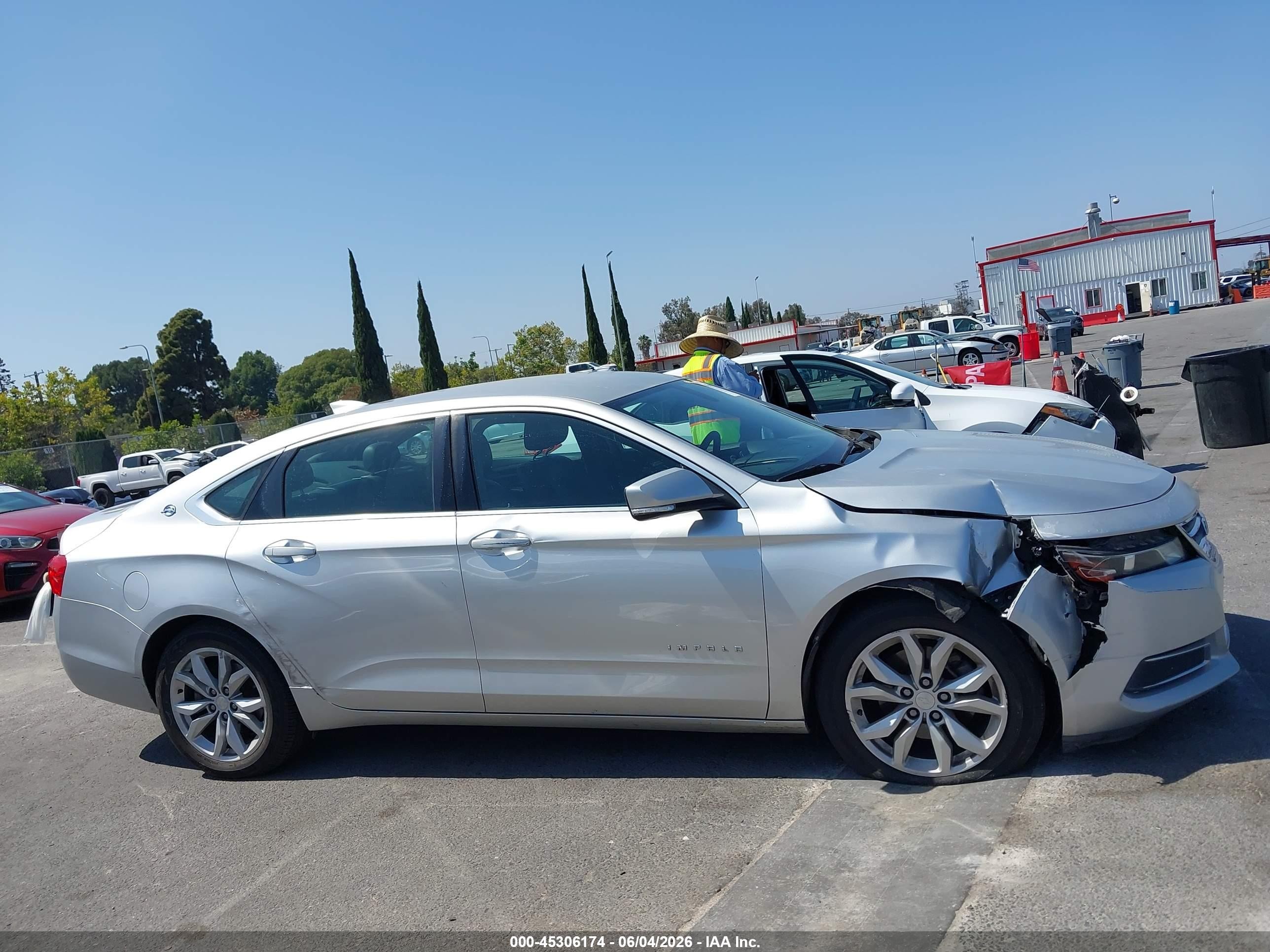 2017 Chevrolet Impala 1lt Серебряный vin: 1G1105S3XHU199628