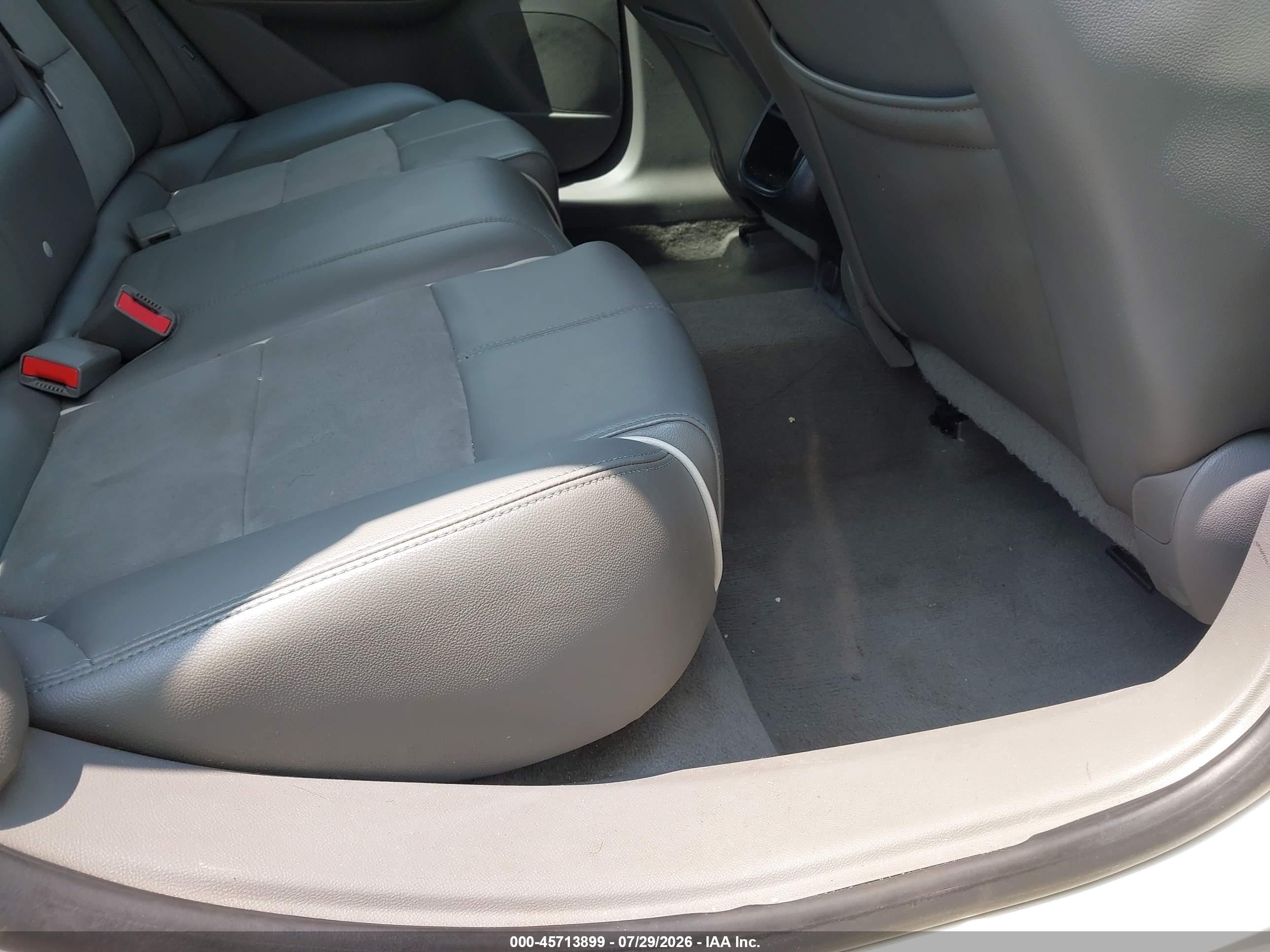 2014 Chevrolet Impala 1lt White vin: 1G1115SL4EU102612