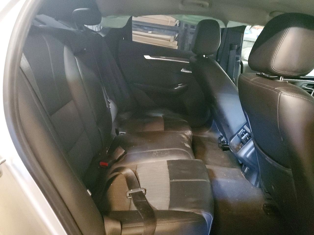 2015 Chevrolet Impala Lt Серебряный vin: 1G1115SL8FU102159