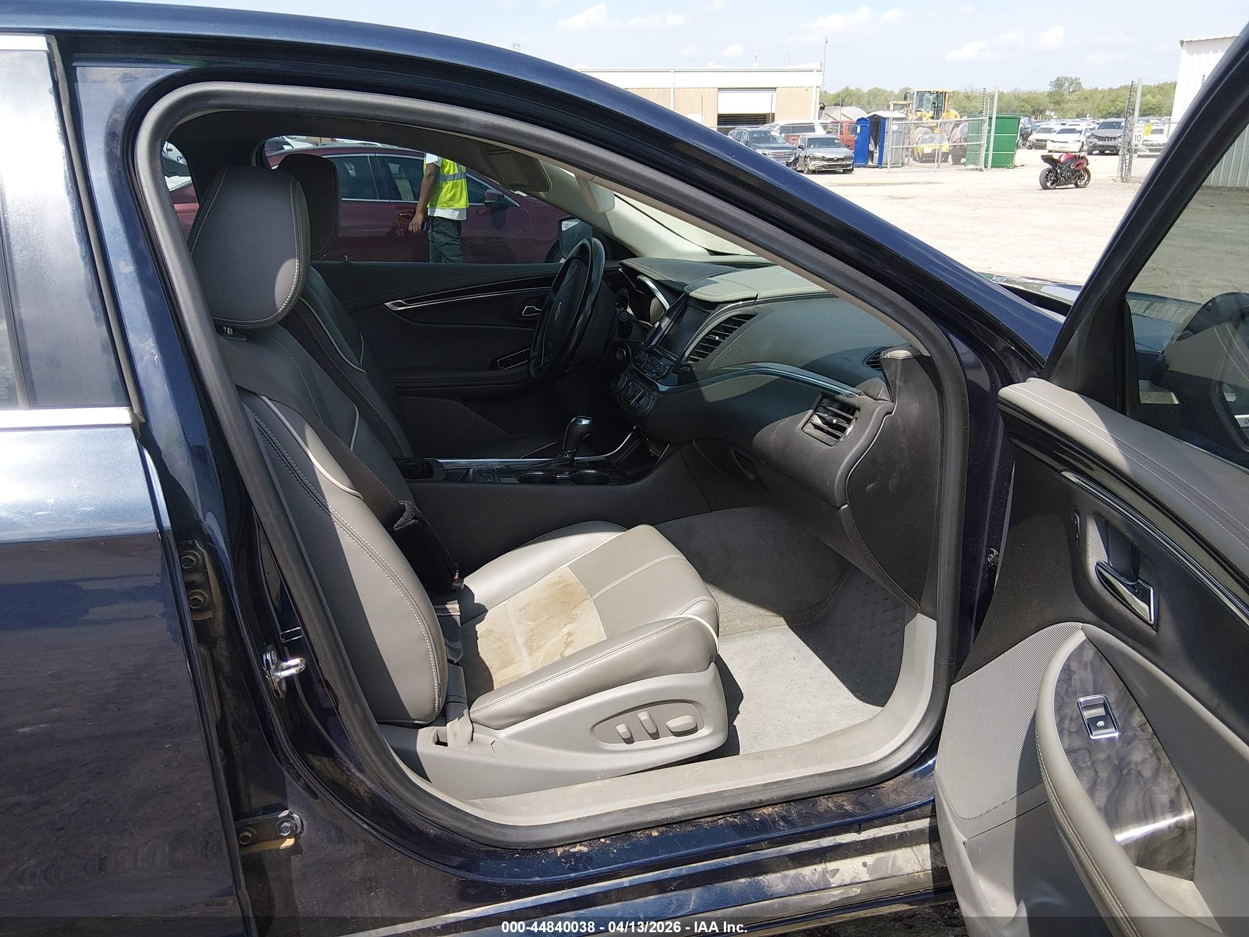 2015 Chevrolet Impala 1lt Dark Blue vin: 1G1115SLXFU129377
