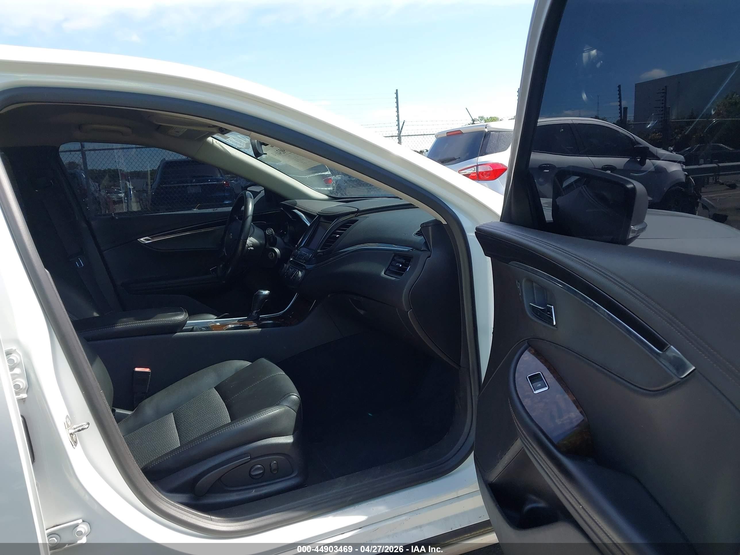 2015 Chevrolet Impala 2lt White vin: 1G1125S30FU106199