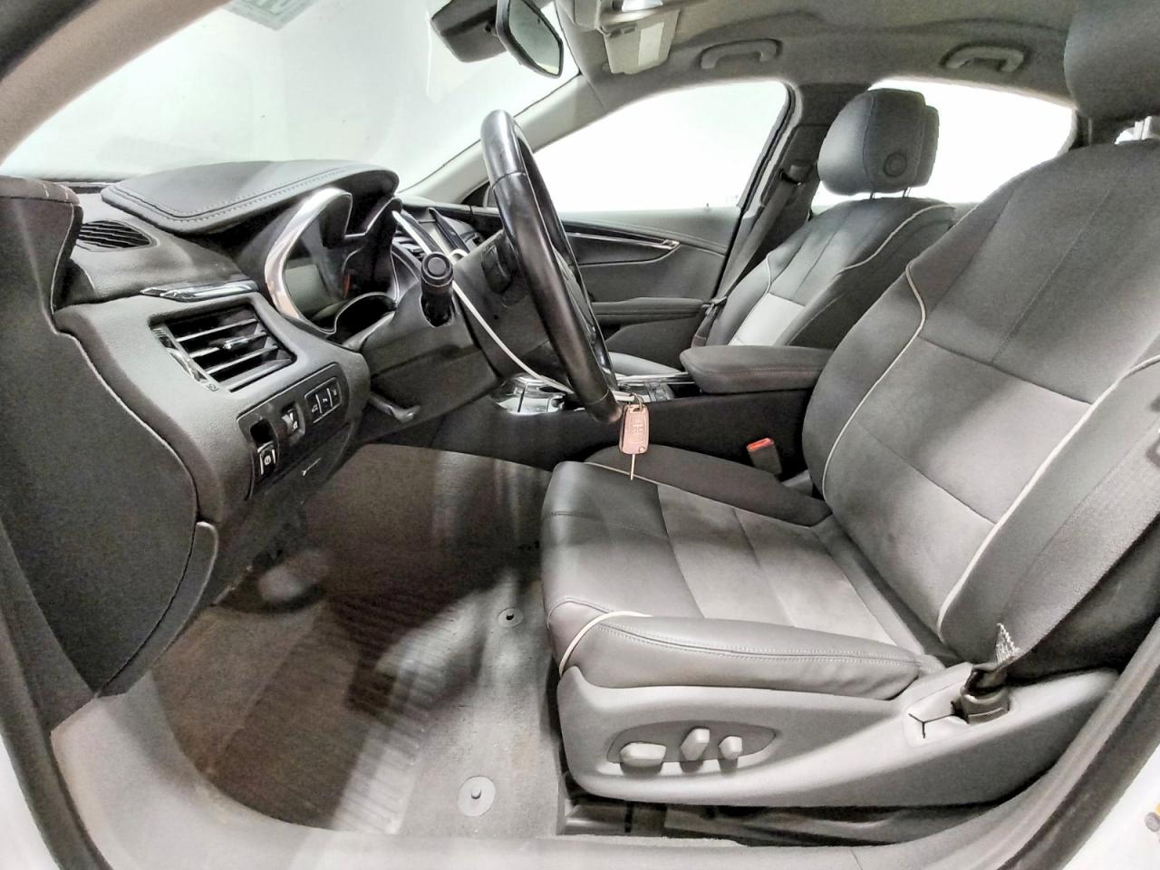 2014 Chevrolet Impala Lt White vin: 1G1125S31EU123009