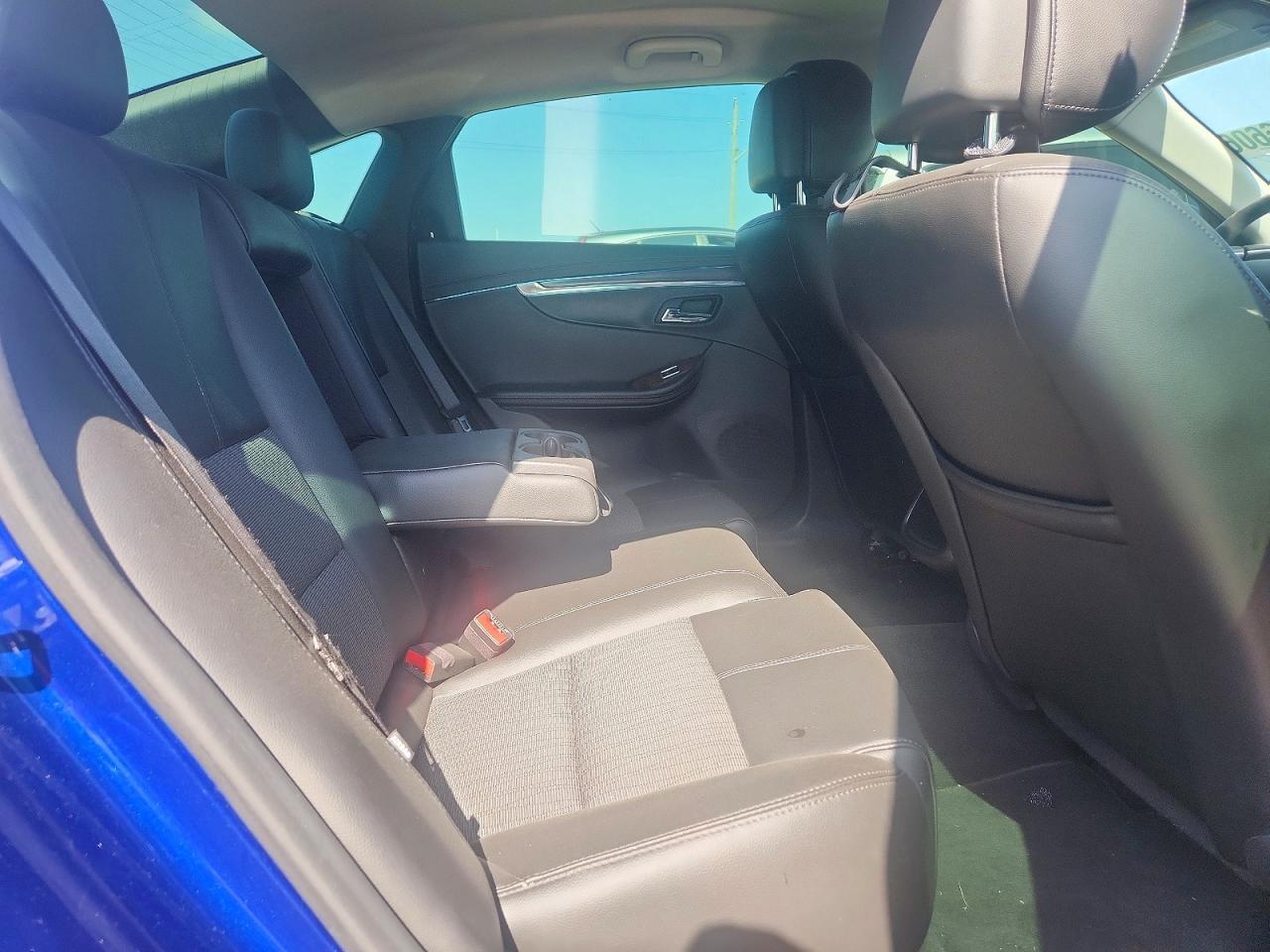 2014 Chevrolet Impala Lt Blue vin: 1G1125S33EU117177