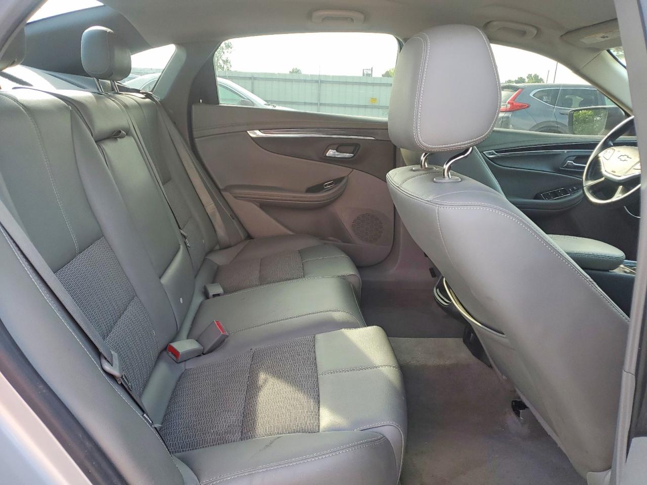2015 Chevrolet Impala Lt Серебряный vin: 1G1125S33FU101532