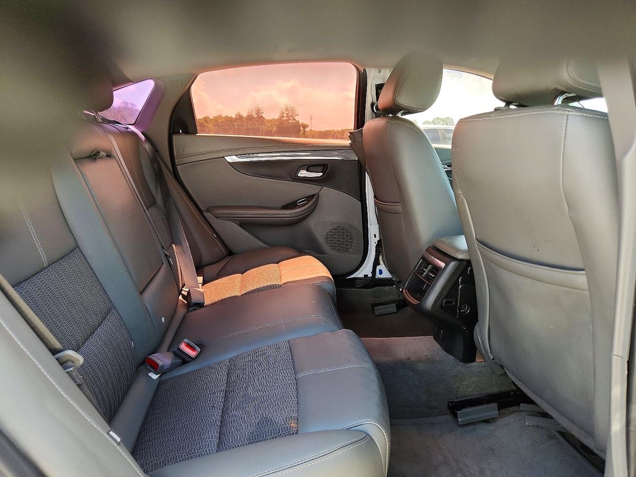 2015 Chevrolet Impala Lt White vin: 1G1125S33FU106150