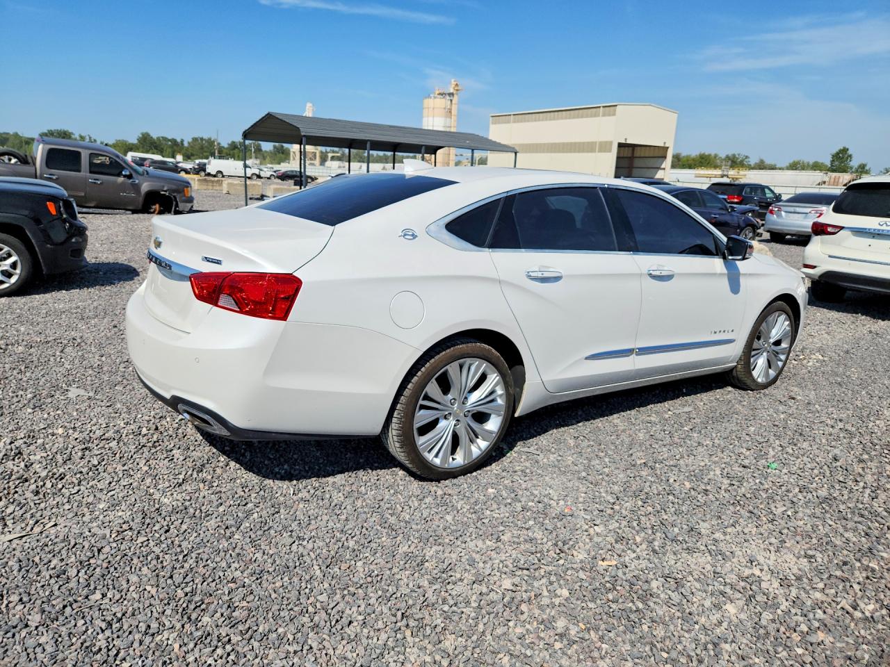 2017 Chevrolet Impala Premier Белый vin: 1G1145S32HU150198