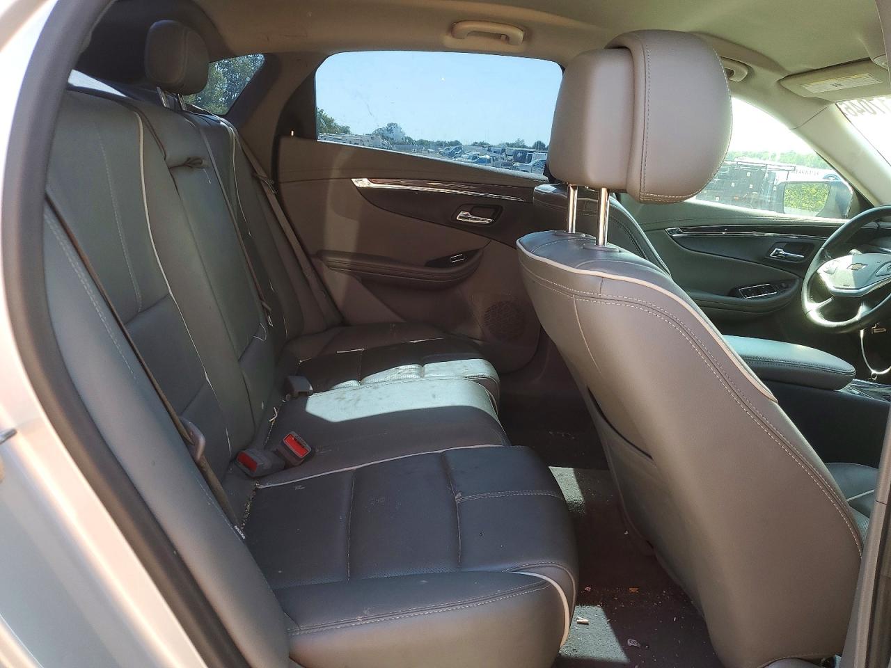 2014 Chevrolet Impala Silver vin: 1G1145SL6EU168912