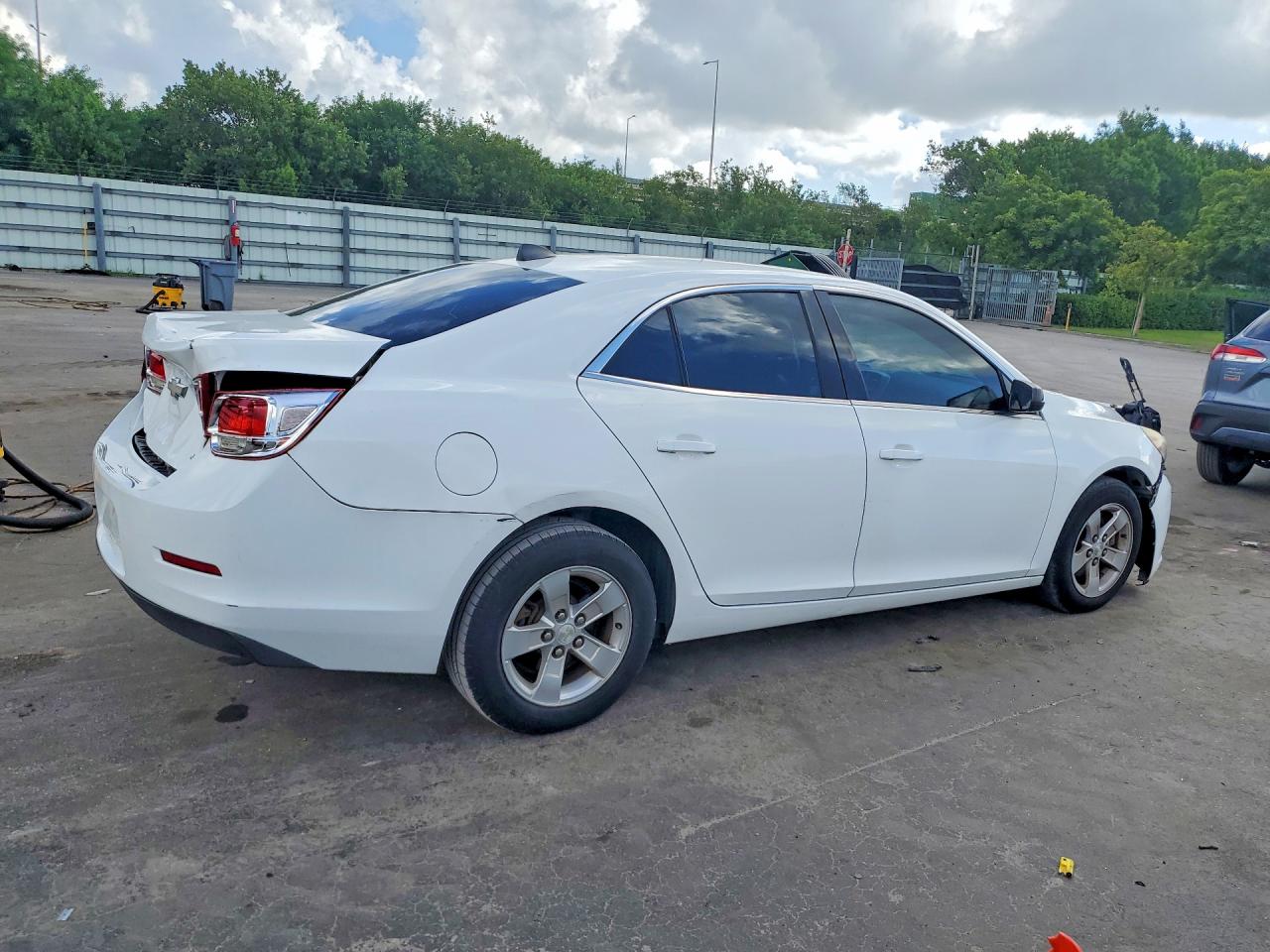 2013 Chevrolet Malibu Ls Белый vin: 1G11A5SA0DF189586