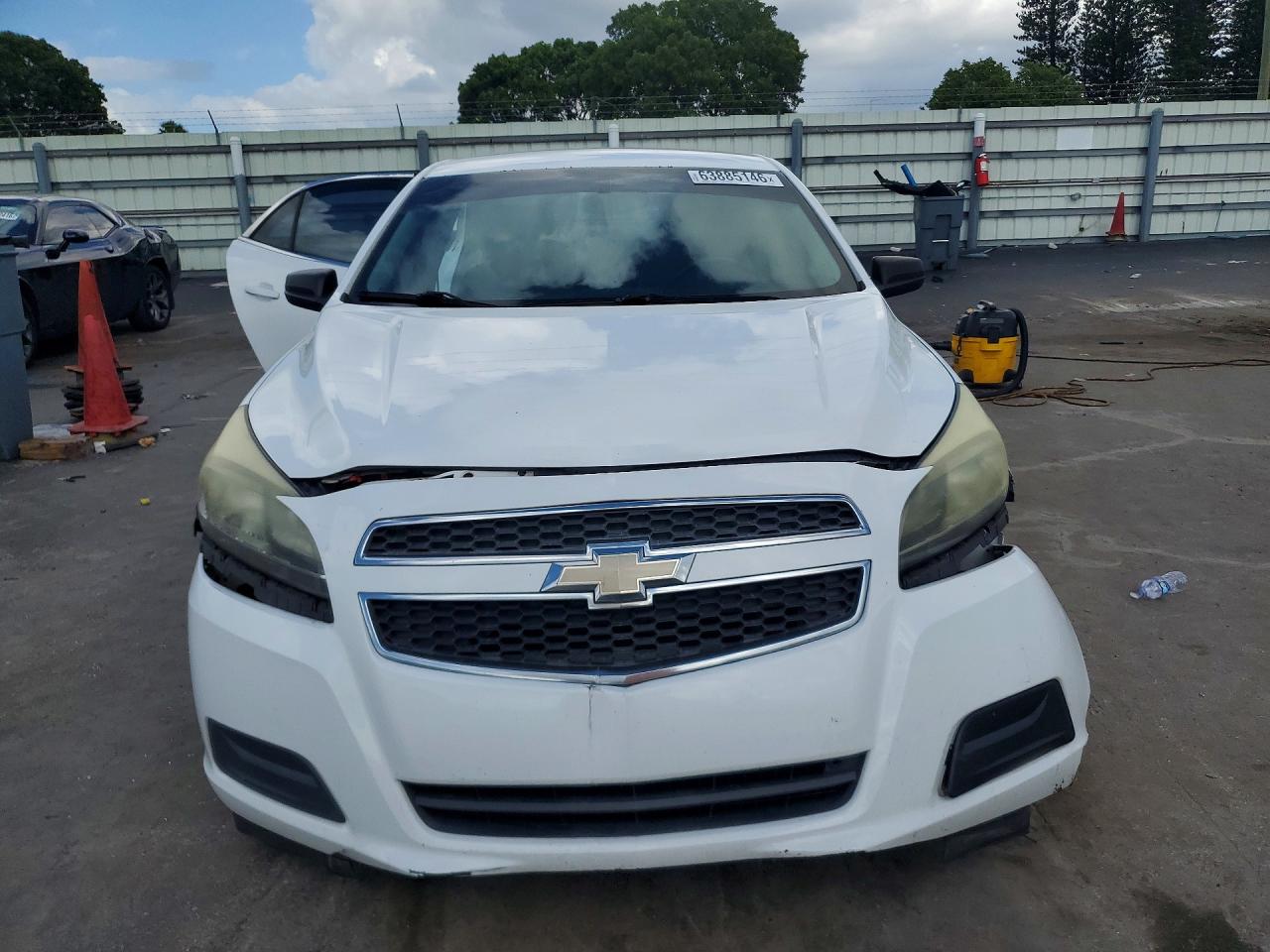 2013 Chevrolet Malibu Ls Белый vin: 1G11A5SA0DF189586